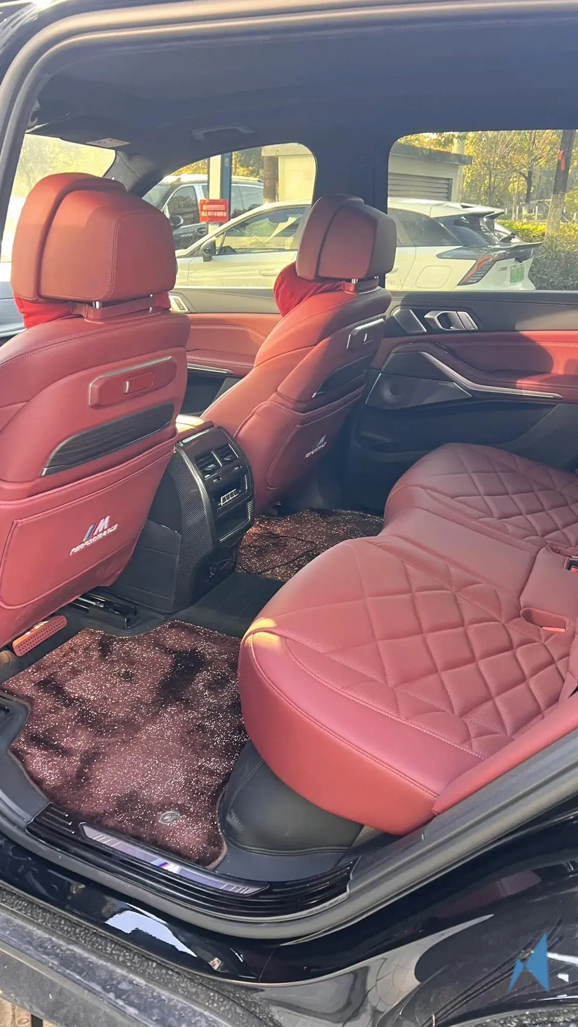 2025 BMW IX1 thumbnail 3