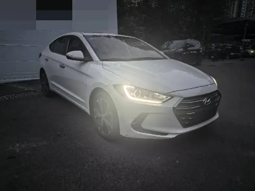 2019 HYUNDAI ELANTRA thumbnail 3