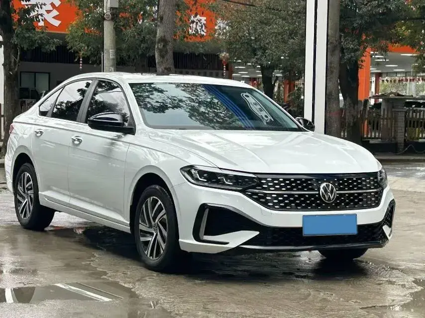 2024 VOLKSWAGEN LAVIDA thumbnail 3