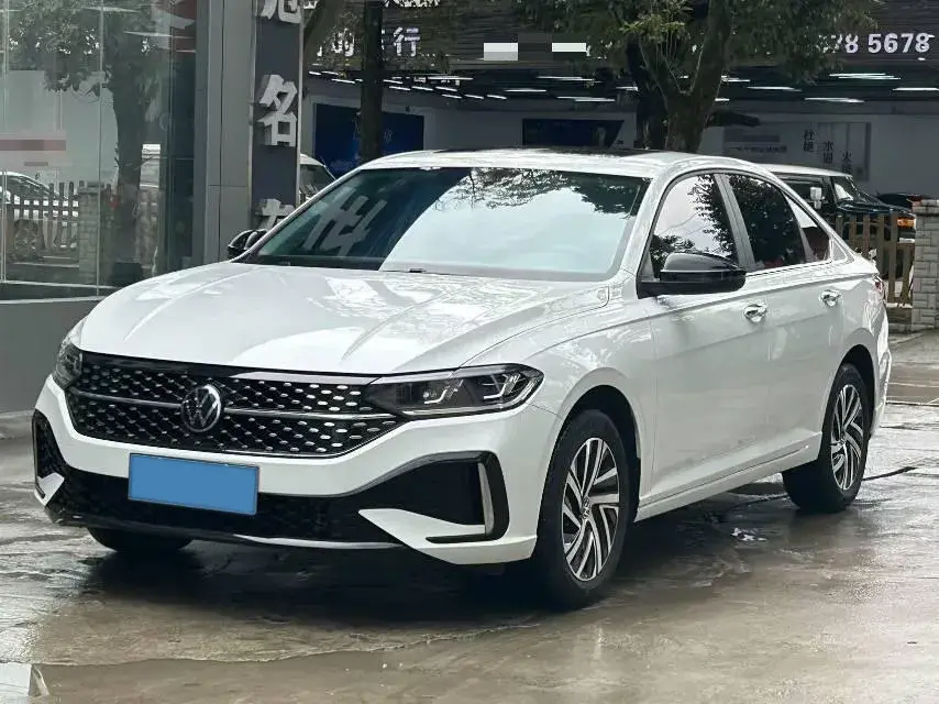 2024 VOLKSWAGEN LAVIDA view 1