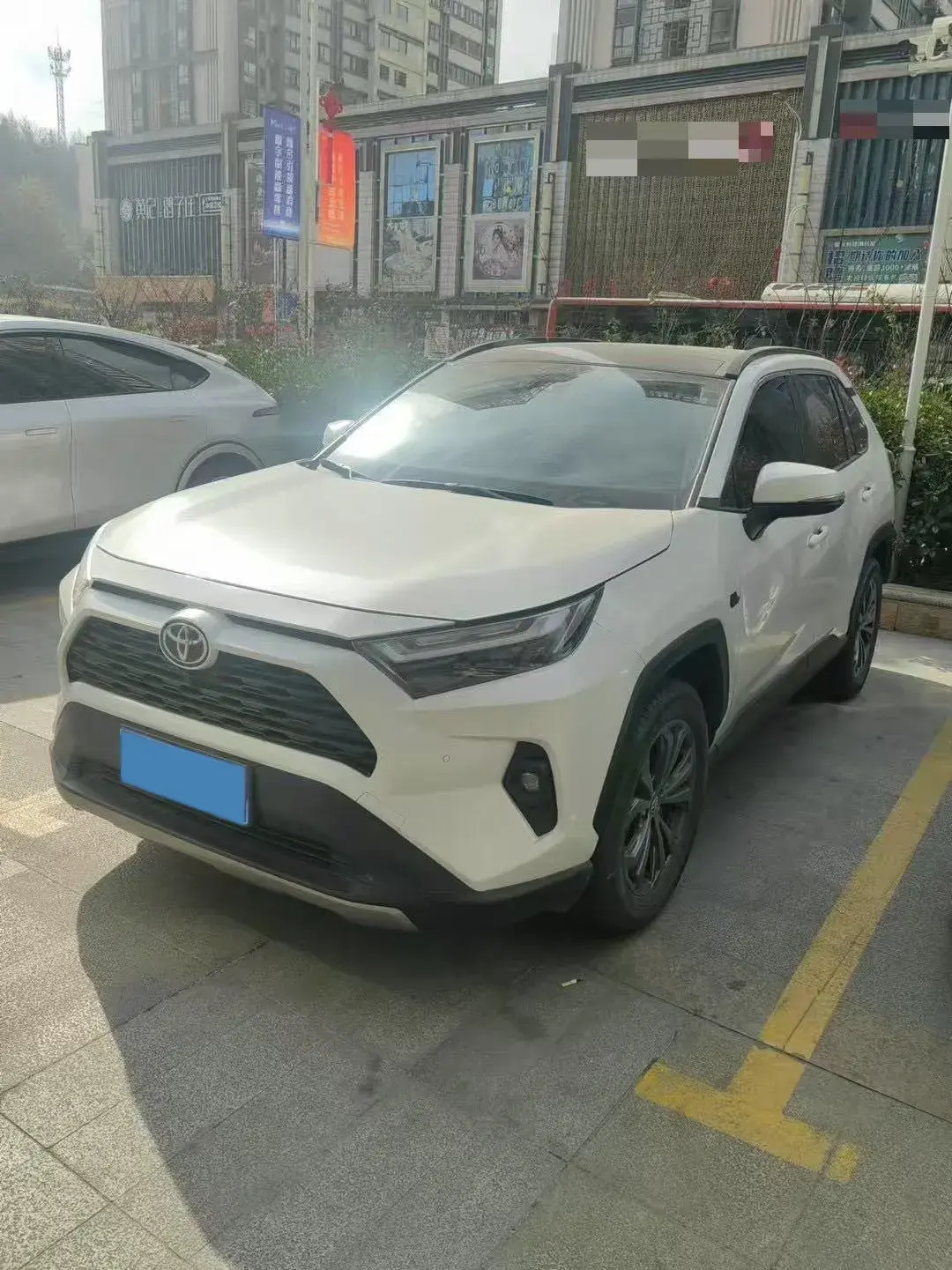 2023 TOYOTA RAV4 view 1
