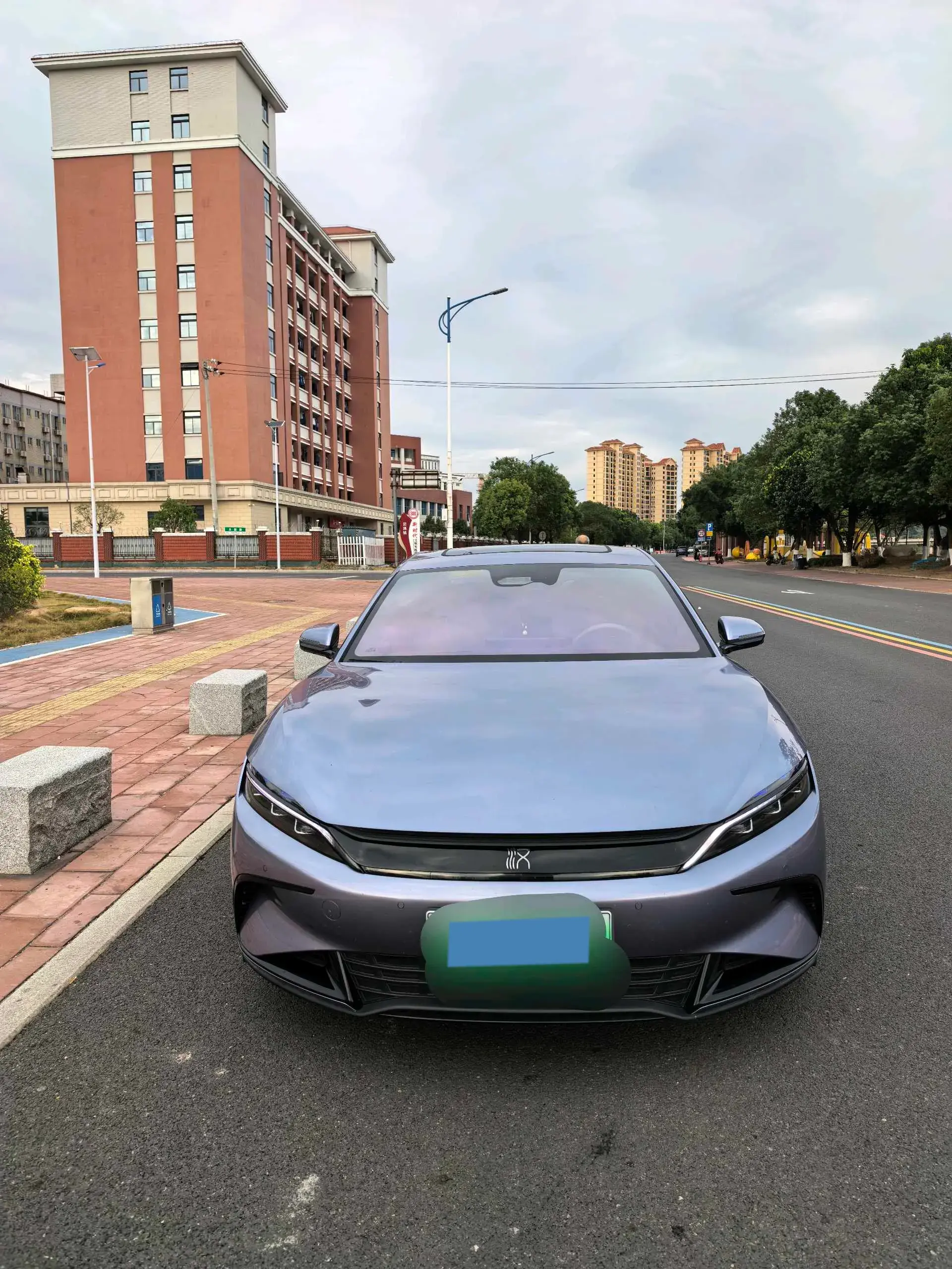 2024 BYD HAN thumbnail 2