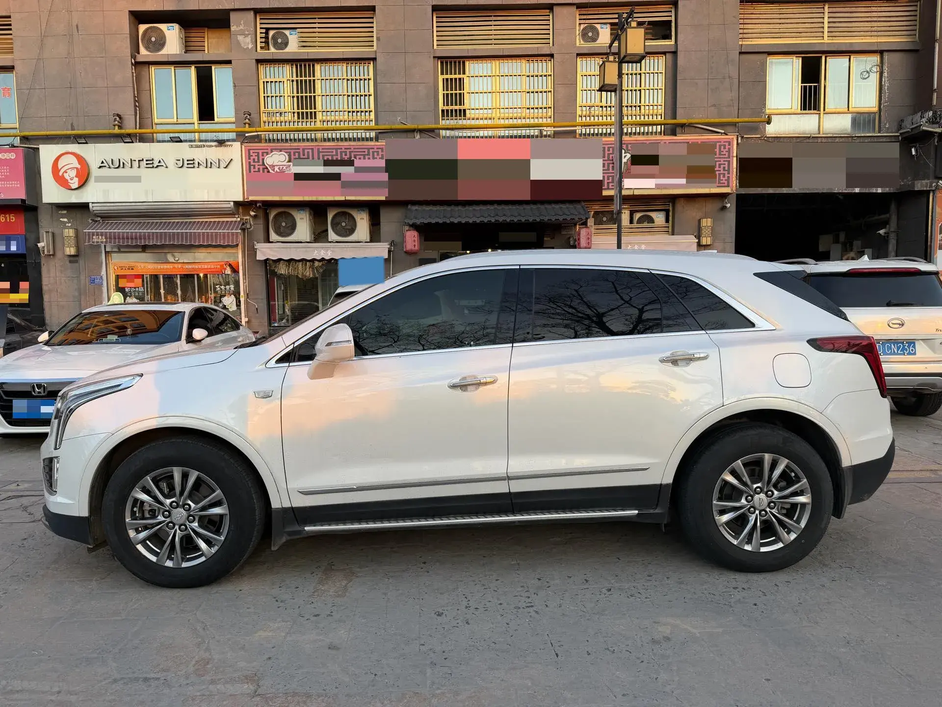 2021 CADILLAC XT5 thumbnail 3