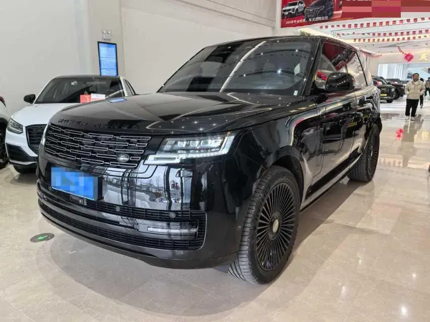 2024 LAND ROVER view 1