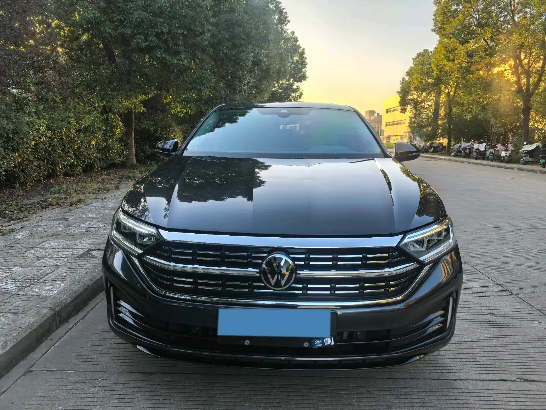 2023 VOLKSWAGEN SAGITAR thumbnail 2