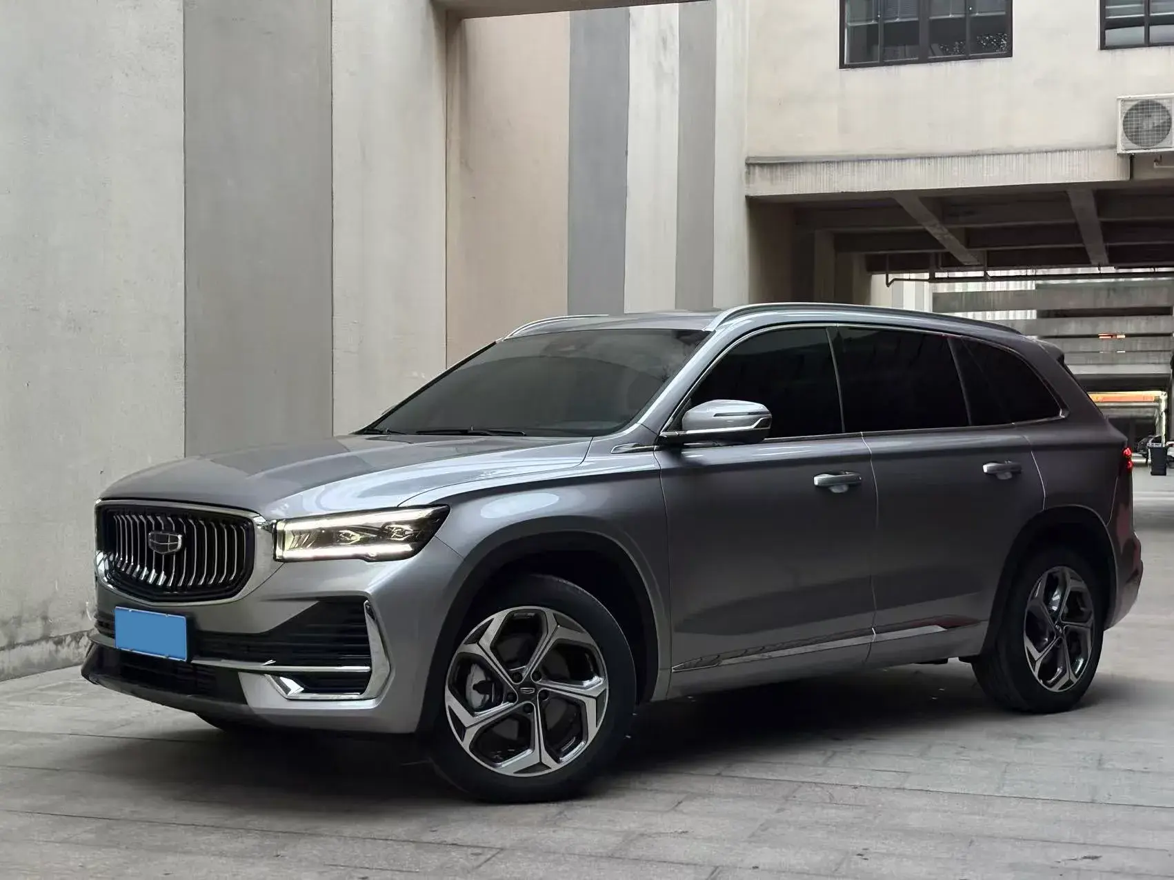 2025 GEELY MONJARO view 1