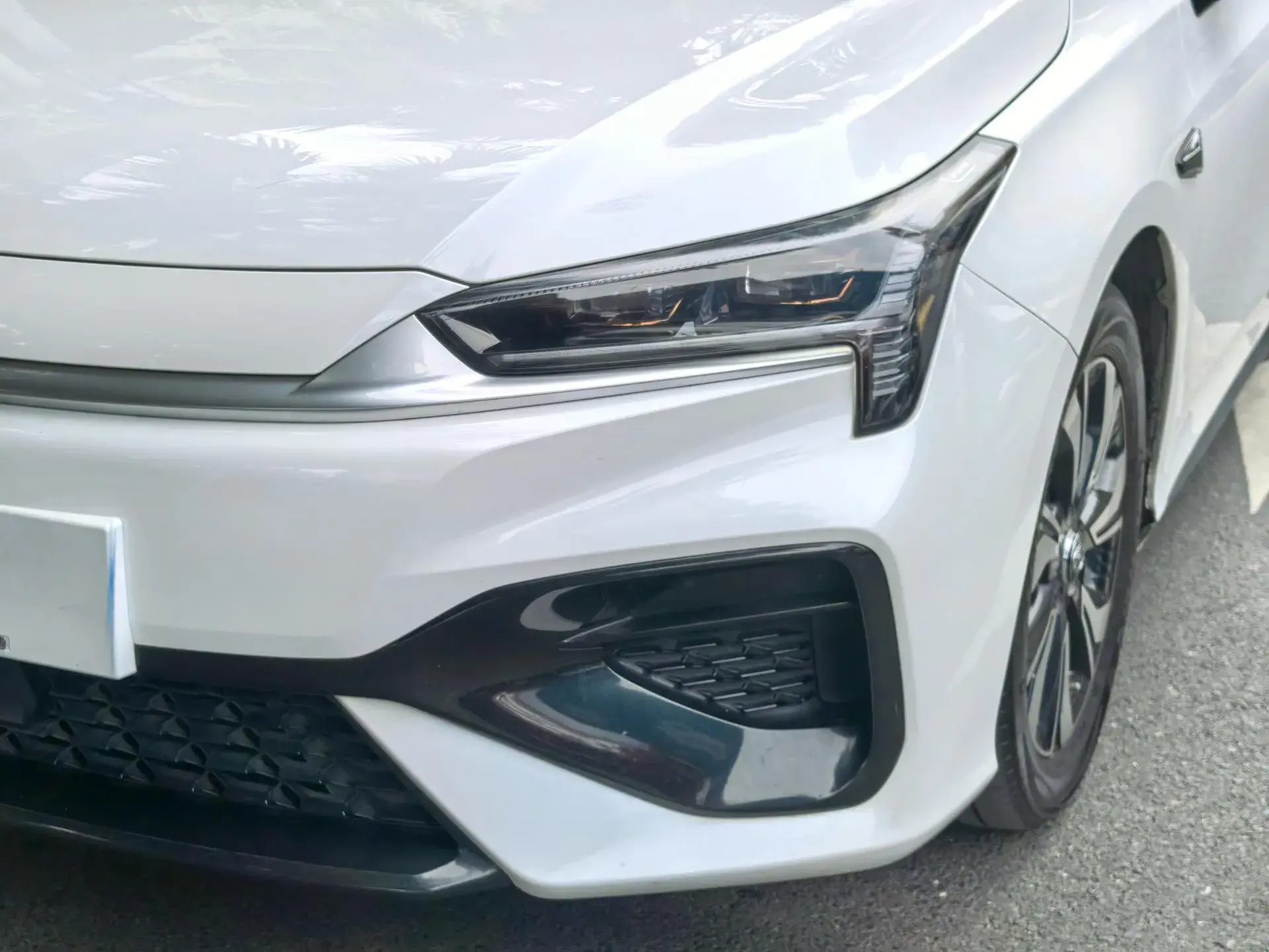 2020 AION S thumbnail 3