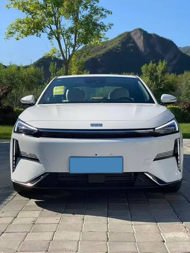 2024 GEELY GALAXY thumbnail 3