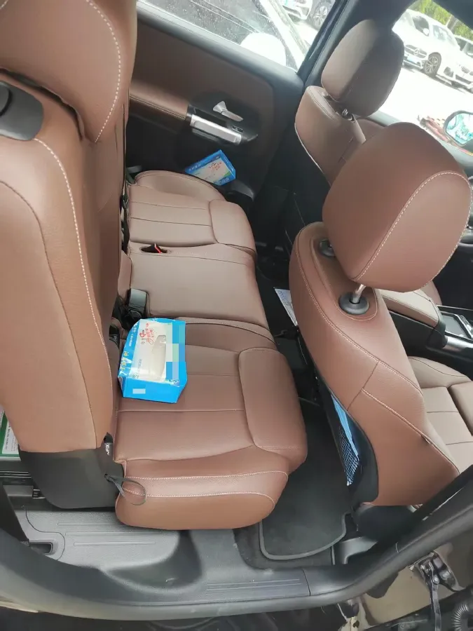 2025 Mercedes-Benz GLB Class 2.0T 190HP L4 8DCT,autocango,china used car exporter,china ev exporter,chinese used car exporter,chinese used ev exporter