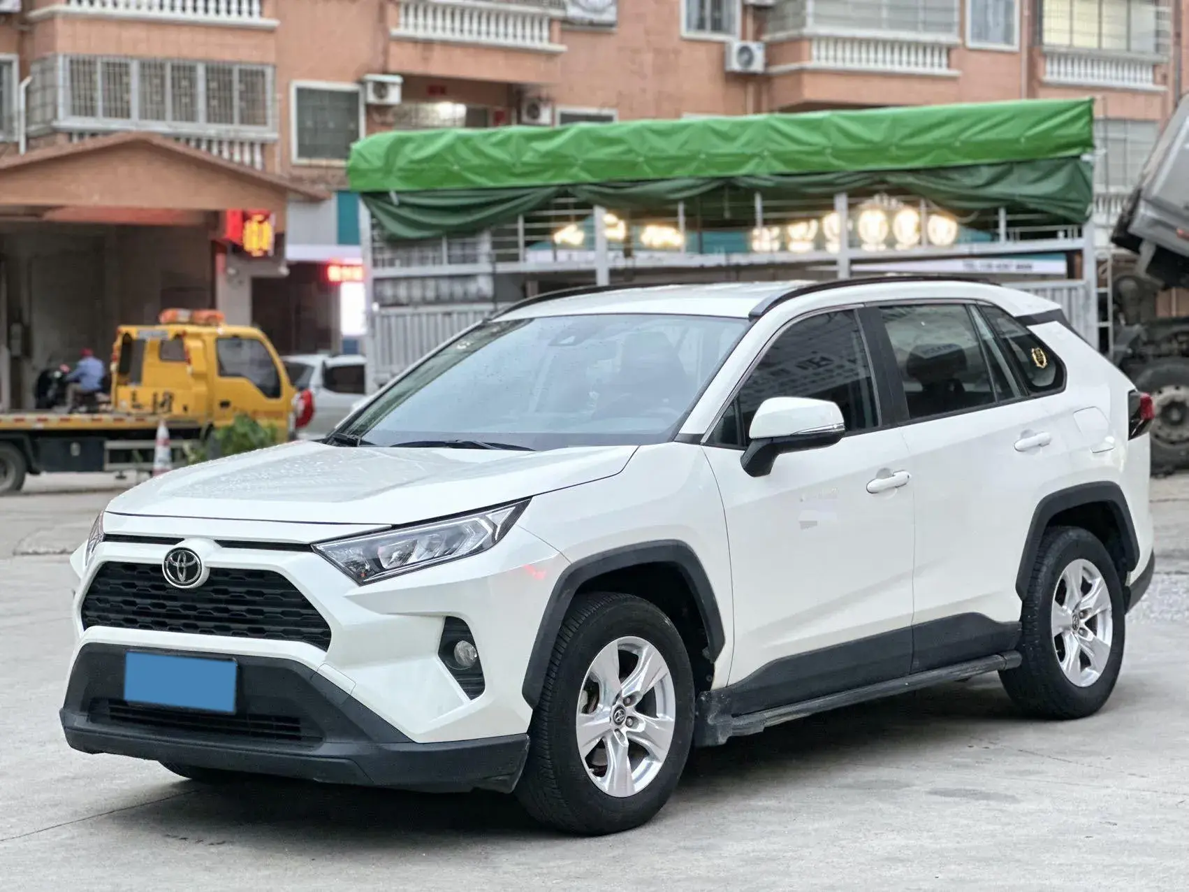2020 TOYOTA RAV4 view 1