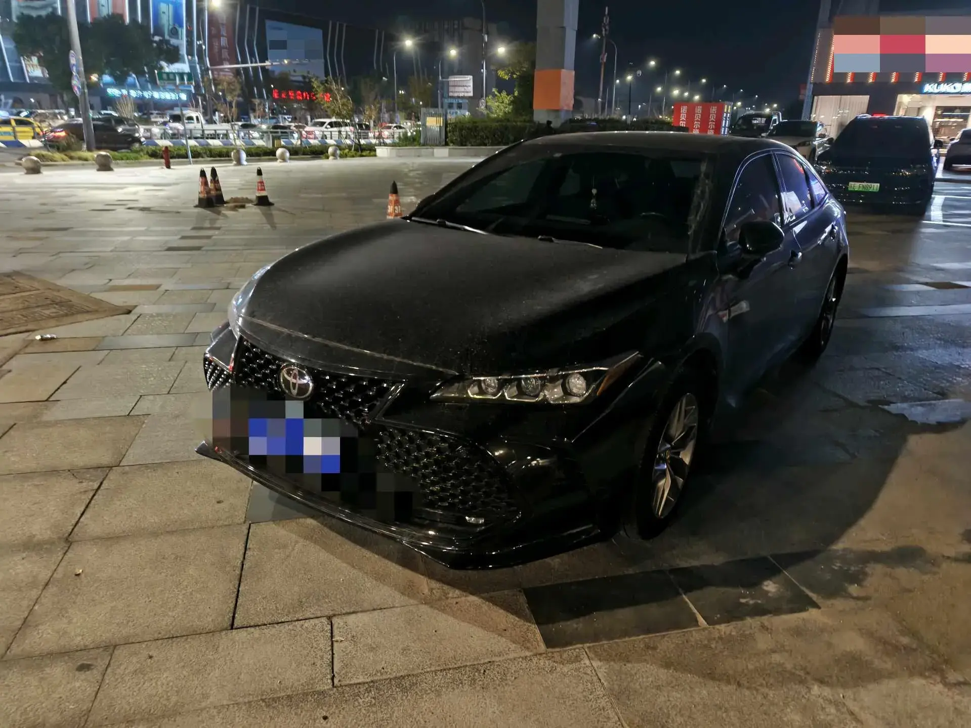 2019 TOYOTA AVALON view 1