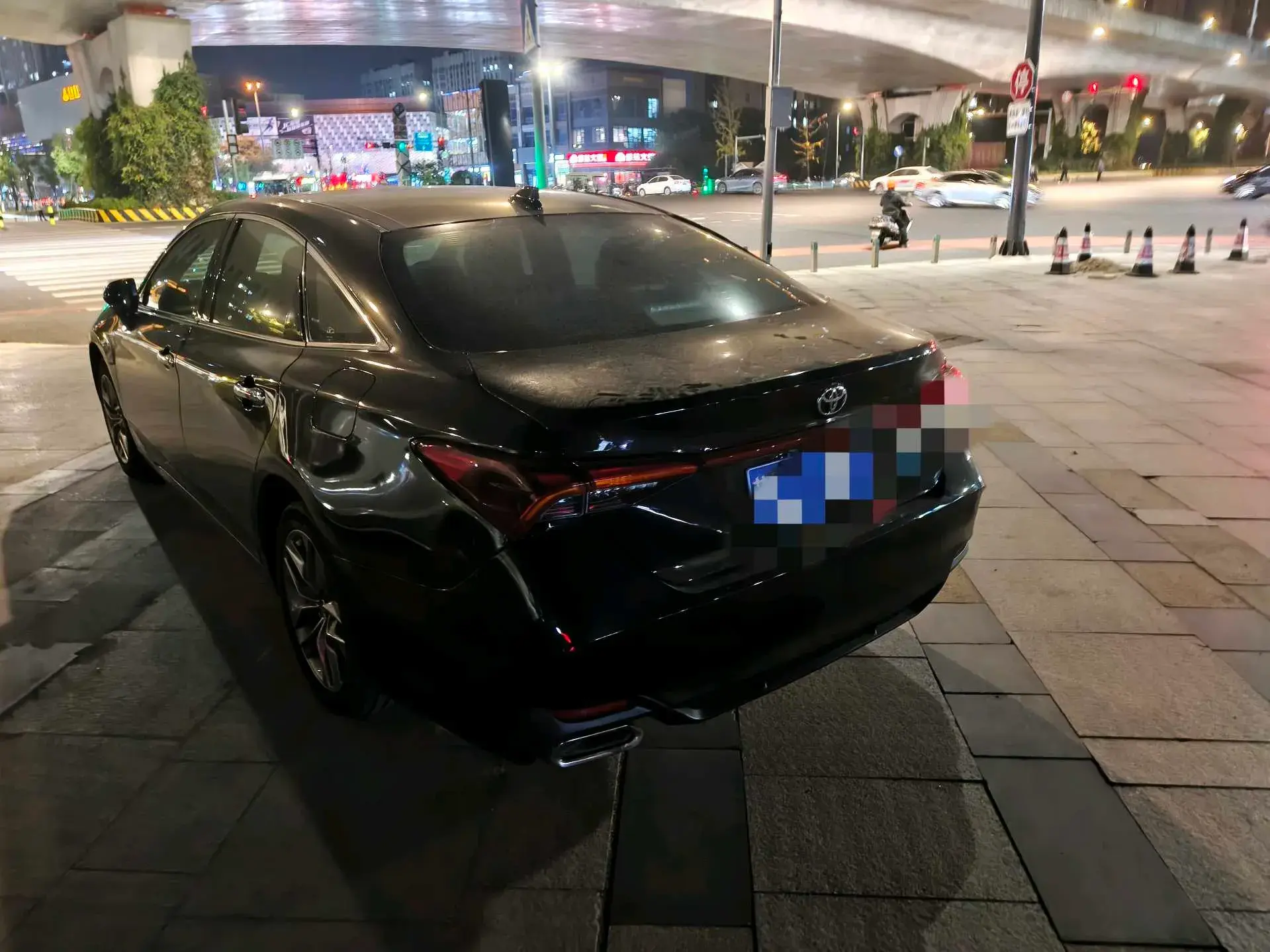2019 TOYOTA AVALON thumbnail 4