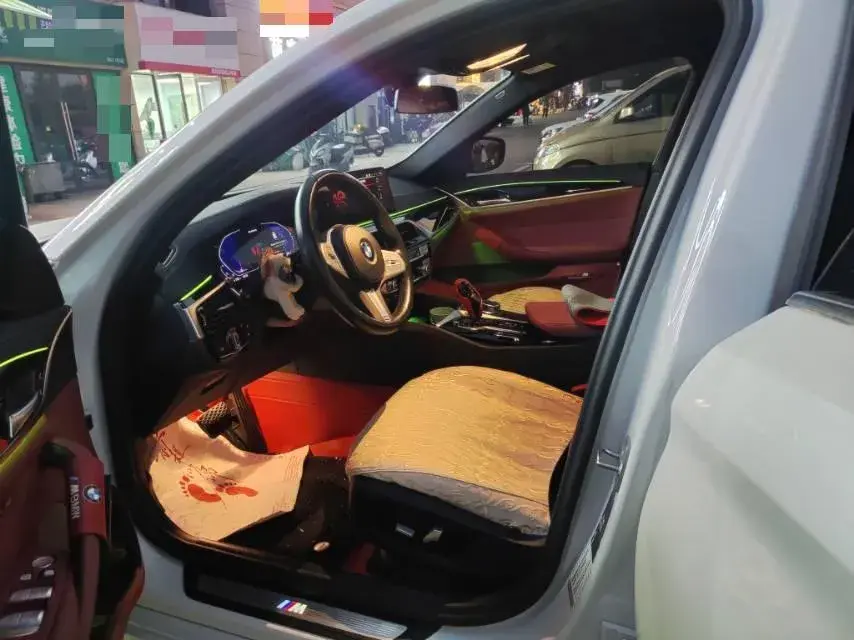 2022 BMW 5 thumbnail 4