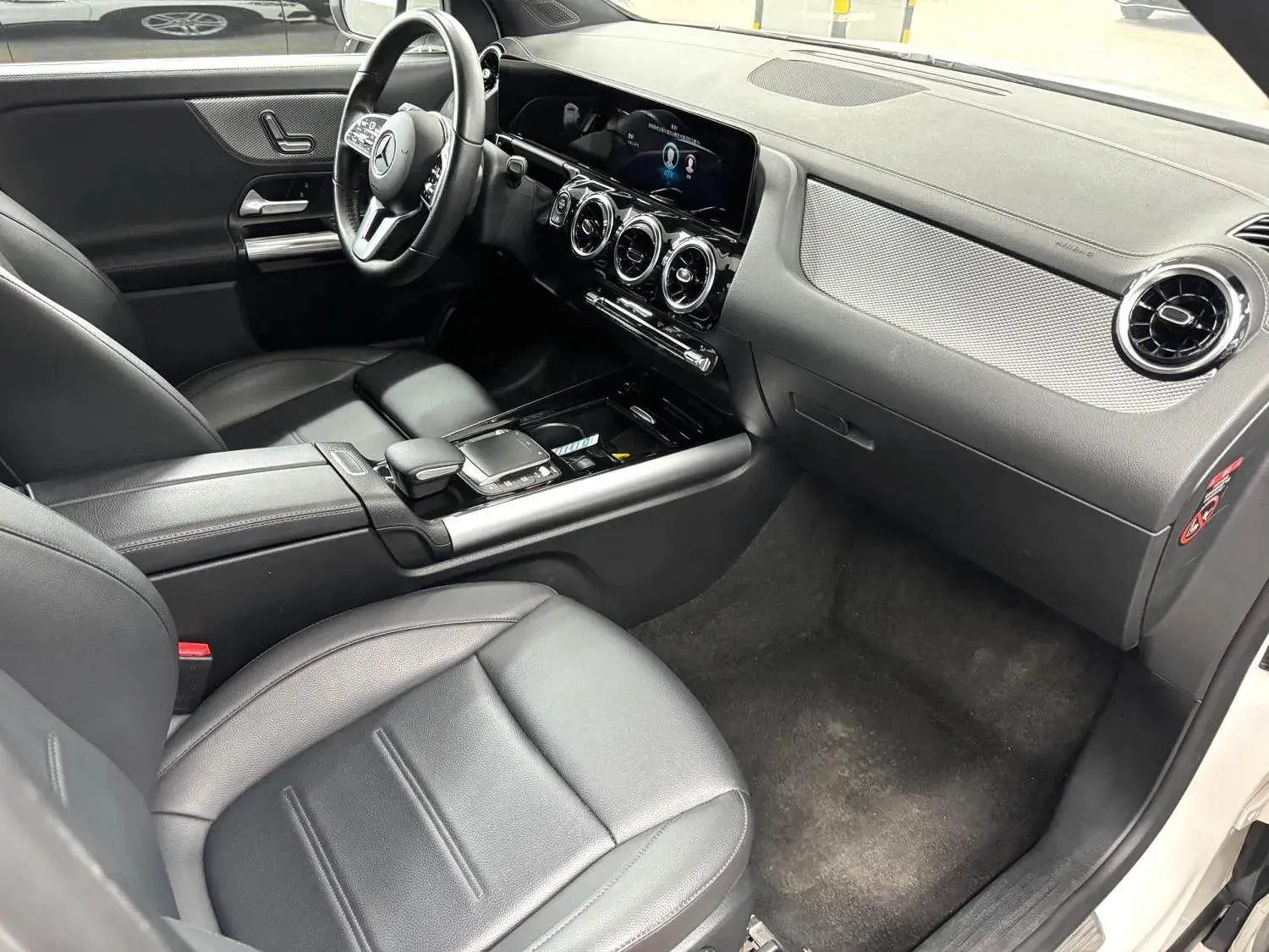 2023 MERCEDES-BENZ GLA thumbnail 4