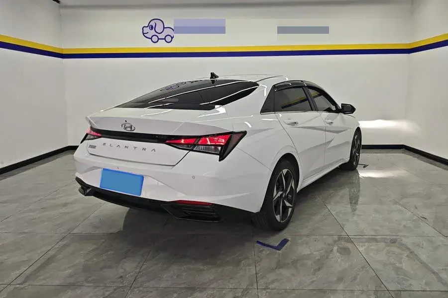 2022 HYUNDAI ELANTRA thumbnail 2