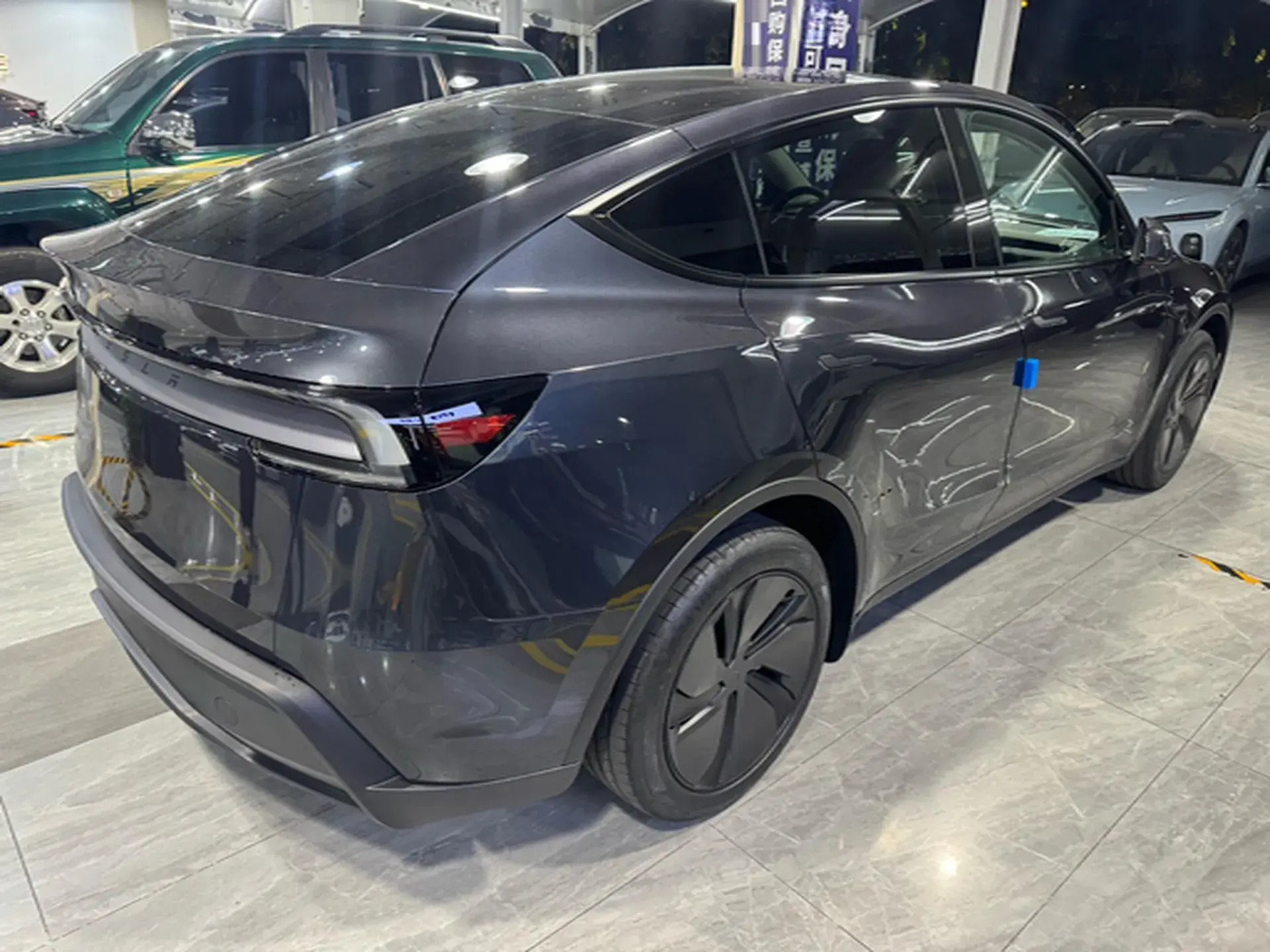 2025 TESLA MODEL thumbnail 3