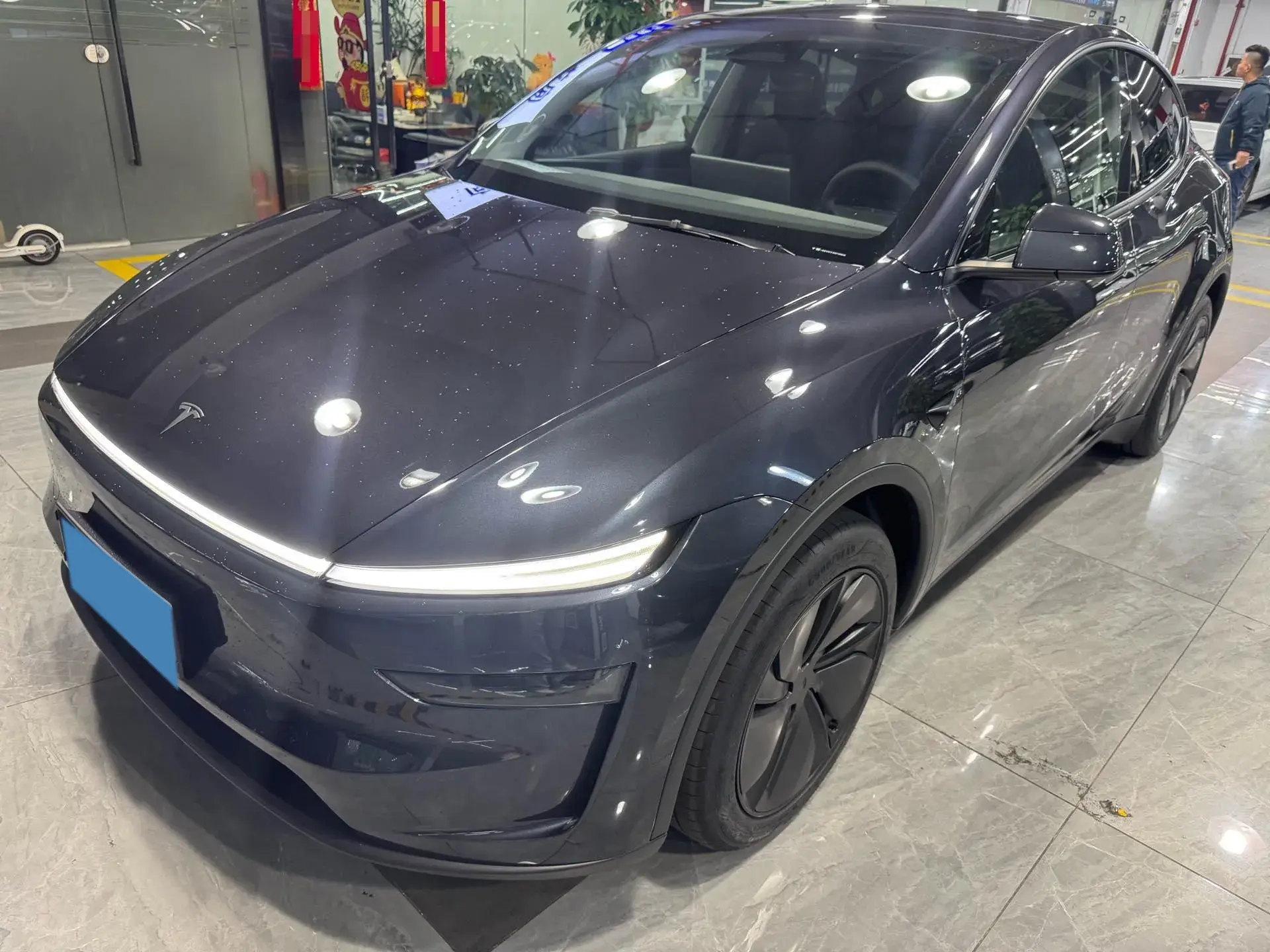 2025 TESLA MODEL view 1