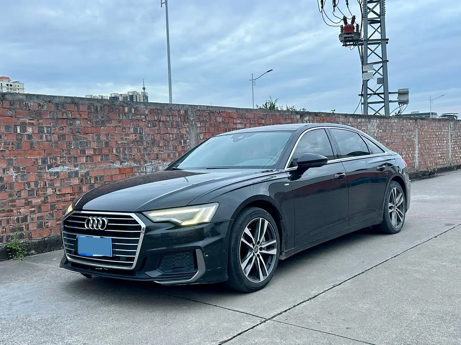 2020 AUDI A6L view 1