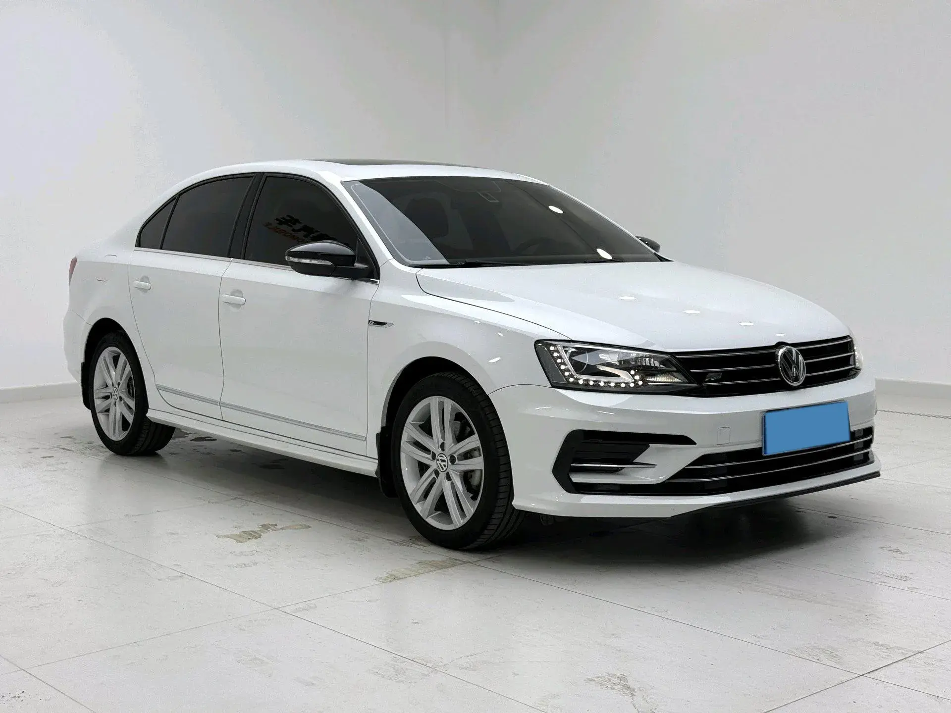 2018 VOLKSWAGEN SAGITAR thumbnail 3