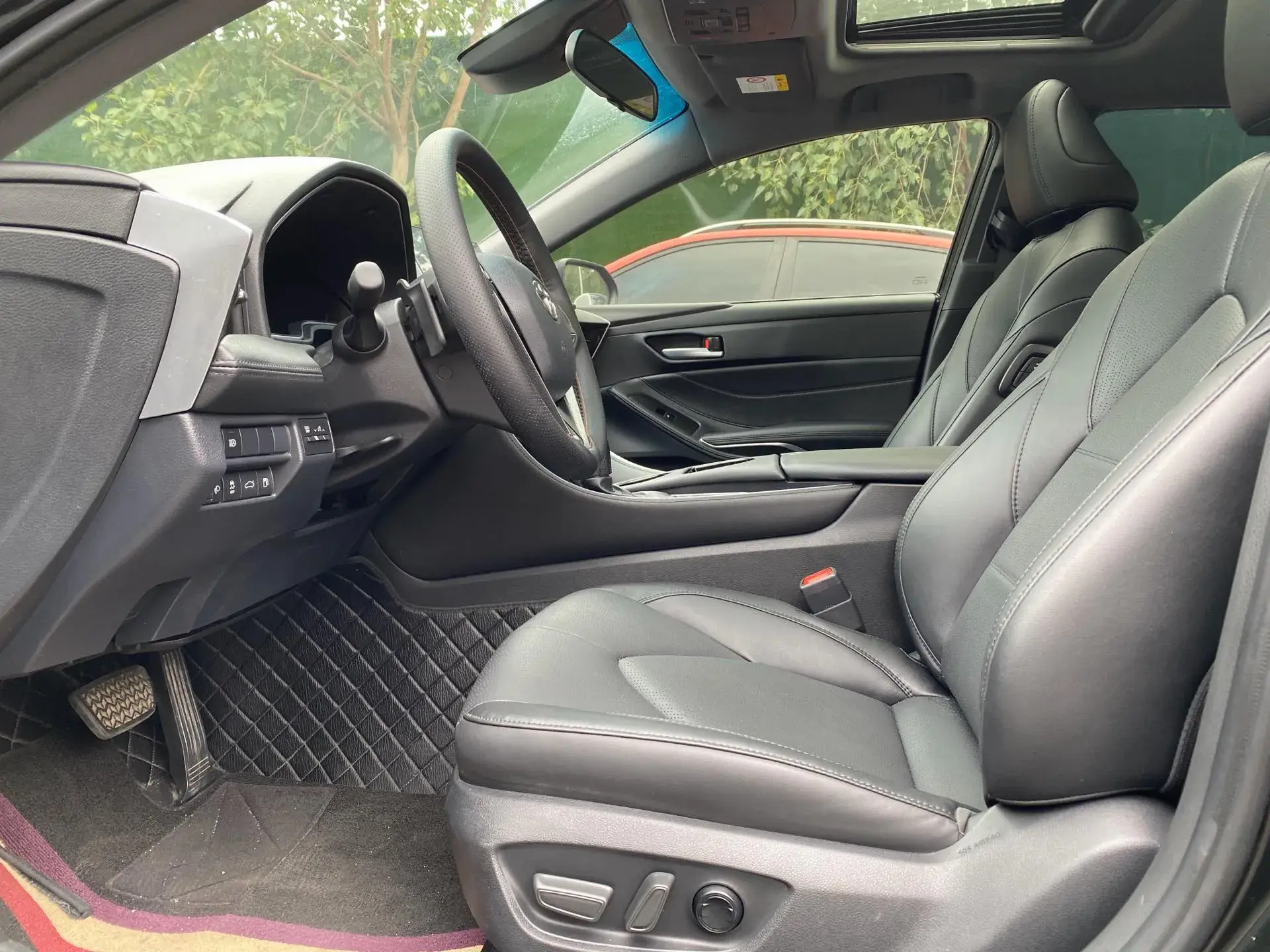 2022 TOYOTA AVALON thumbnail 4