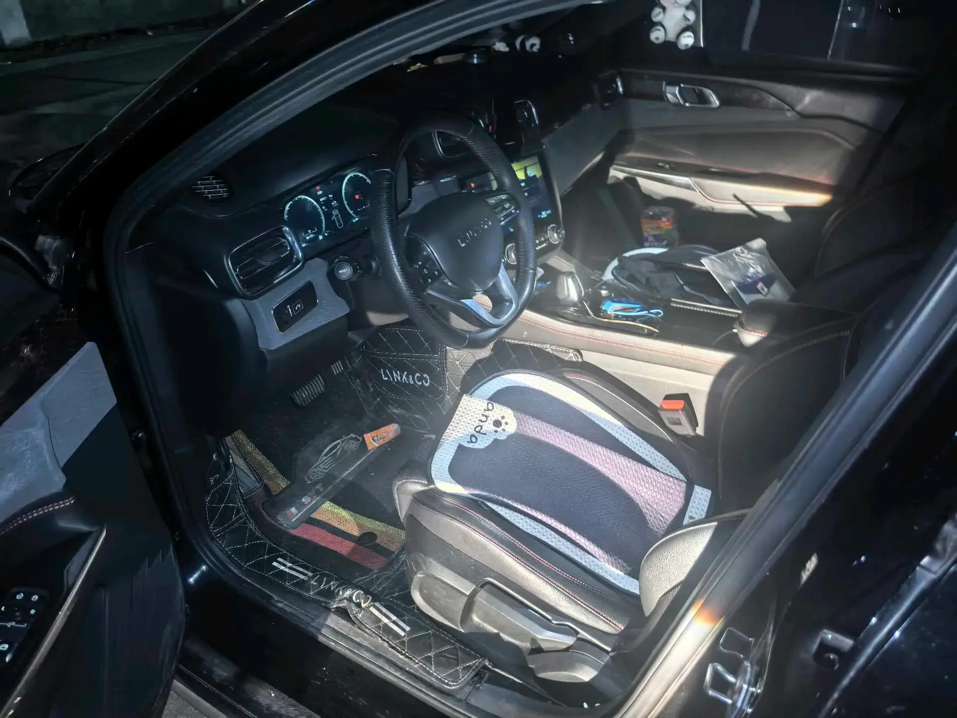 2019 LYNK&CO 03 thumbnail 4