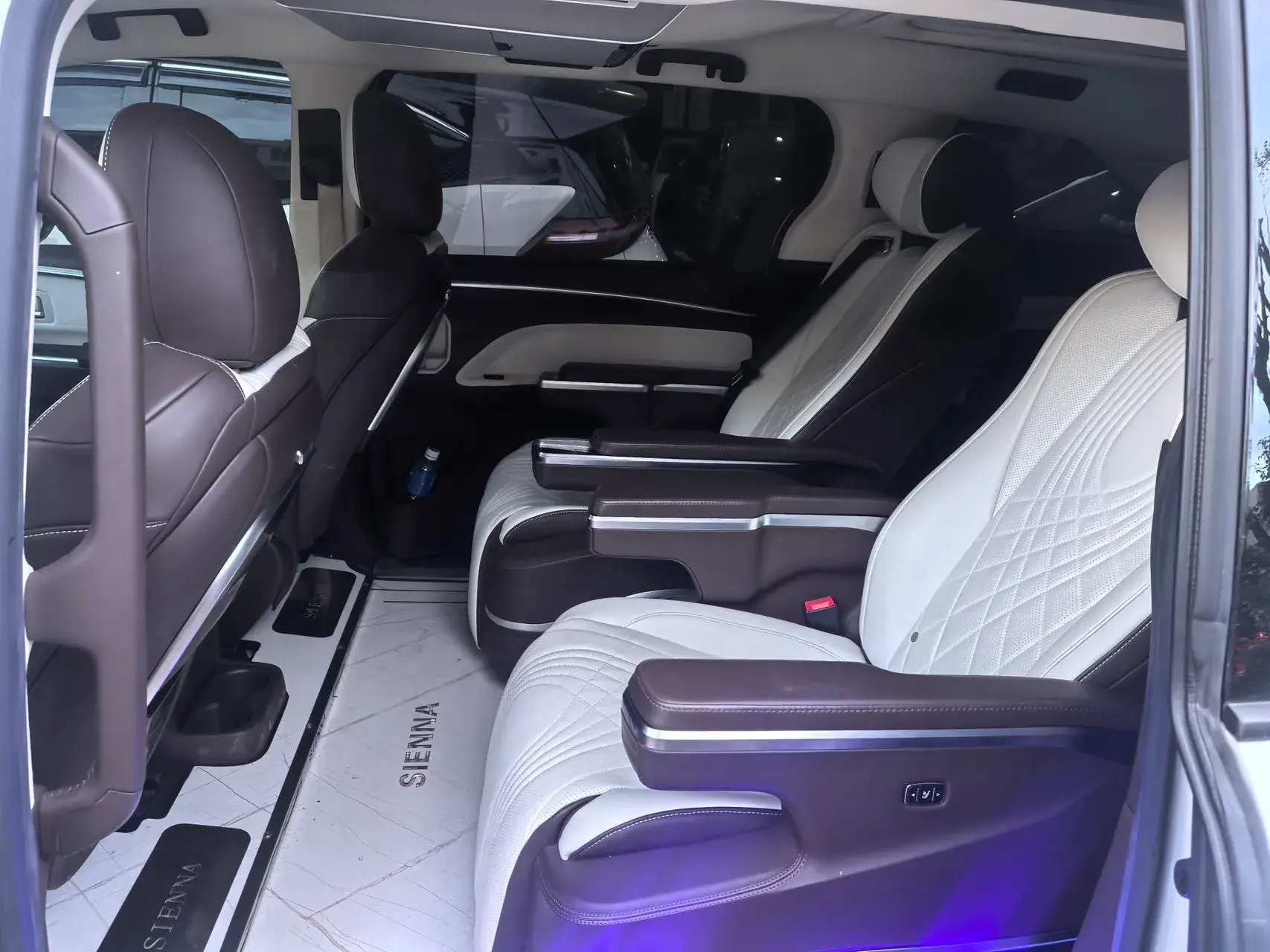 2021 TOYOTA SIENNA thumbnail 4