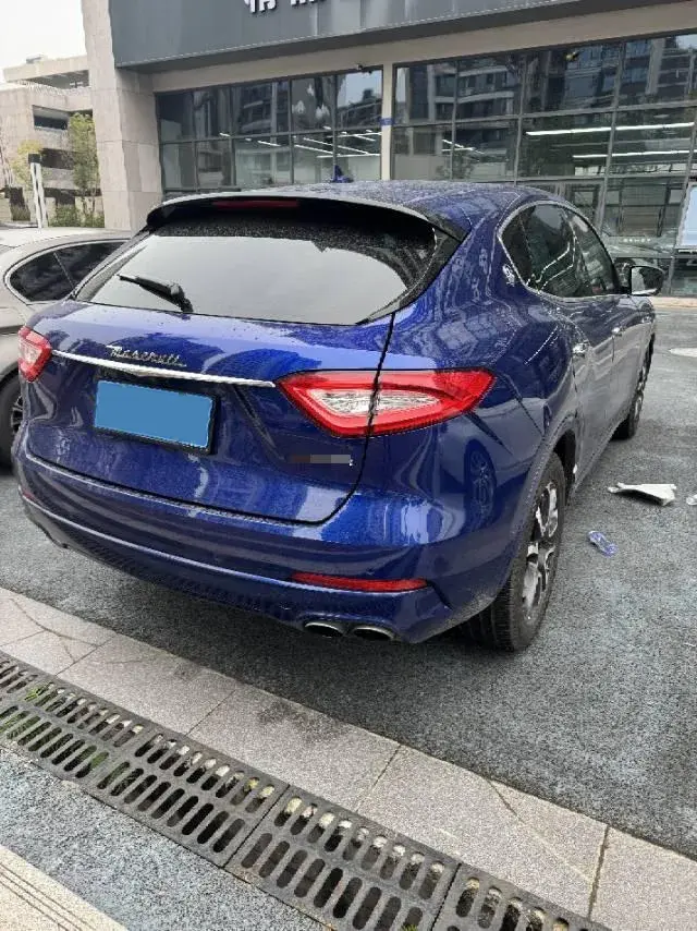 2018 MASERATI LEVANTE thumbnail 4