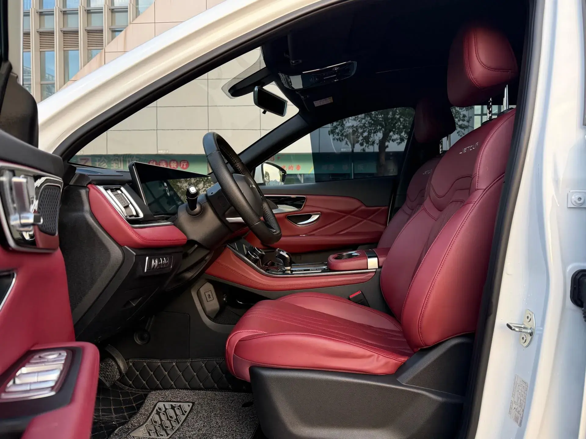 2025 JETOUR X70 thumbnail 4