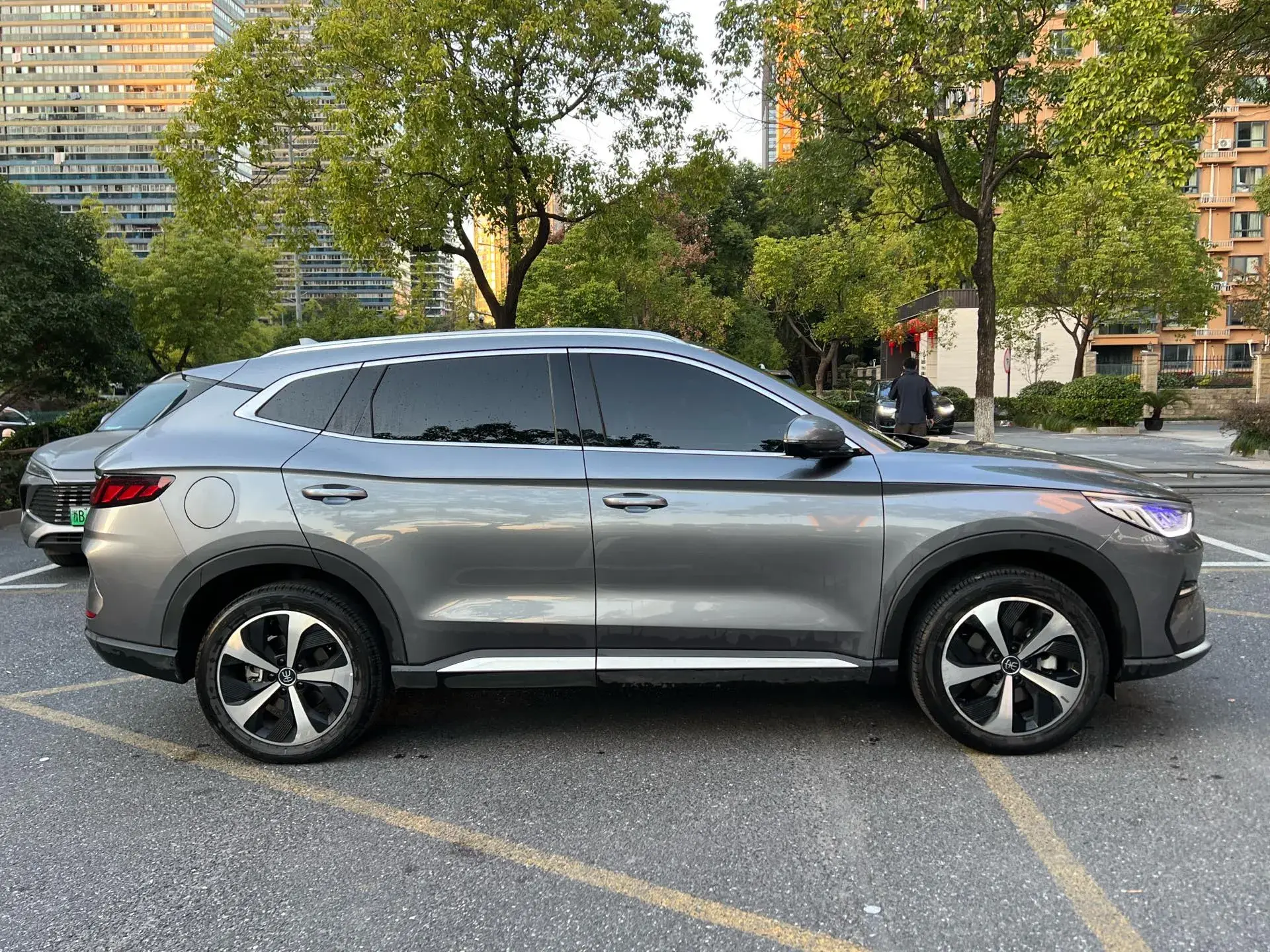 2021 BYD SONG thumbnail 2