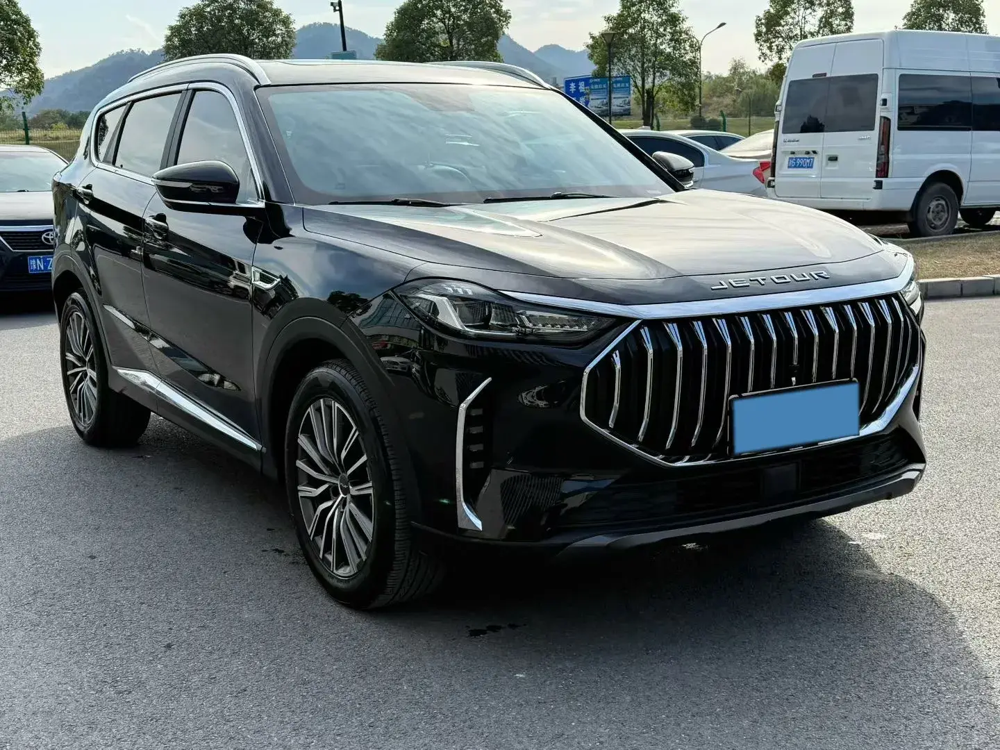 2023 JETOUR X70 thumbnail 3