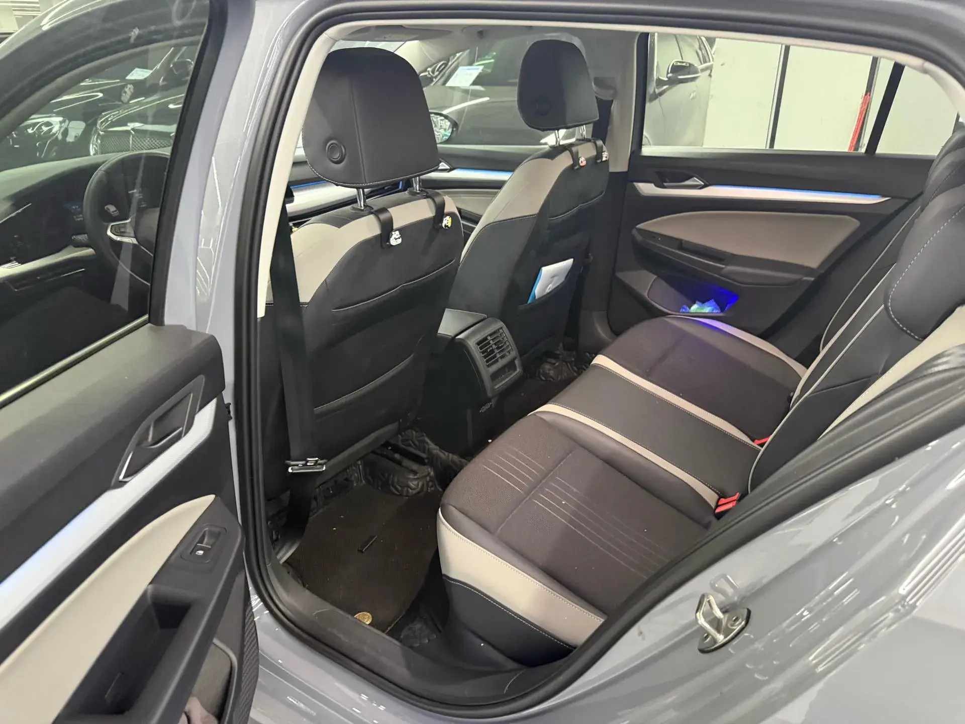 2021 VOLKSWAGEN GOLF thumbnail 4