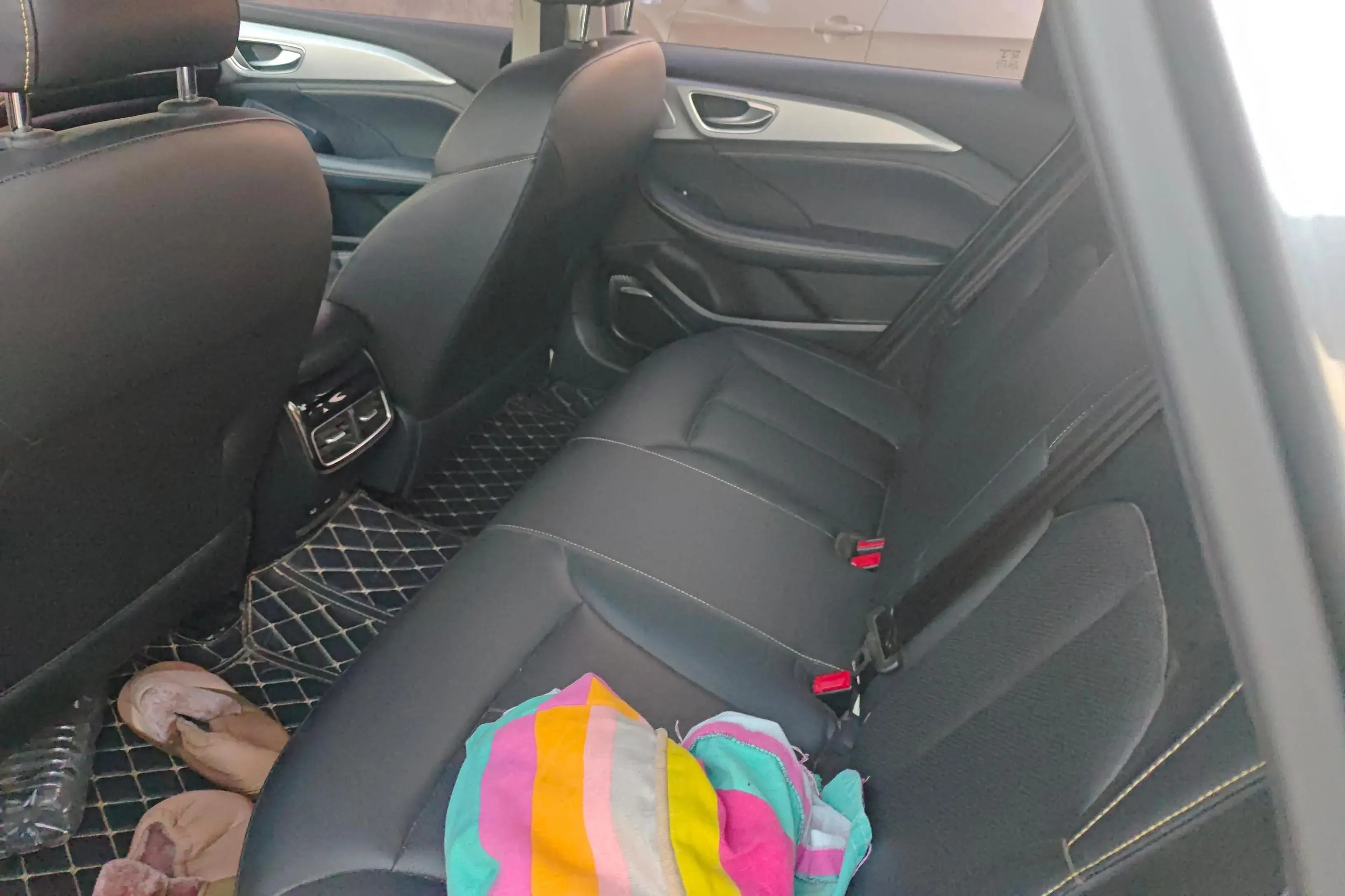 2020 ROEWE I6 thumbnail 4