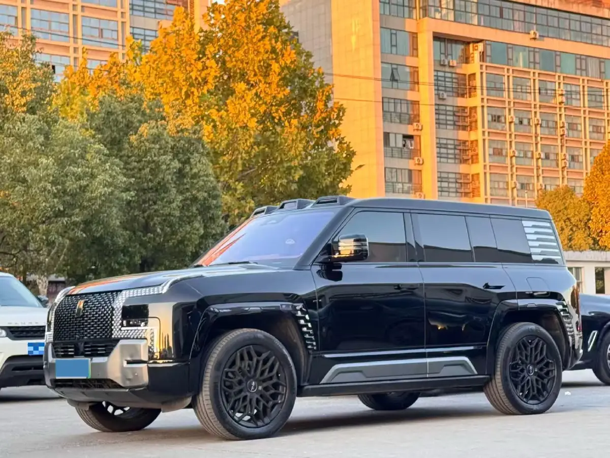 2023 YangWang U8 2.0T 272HP L4 REEV 49.05KWH