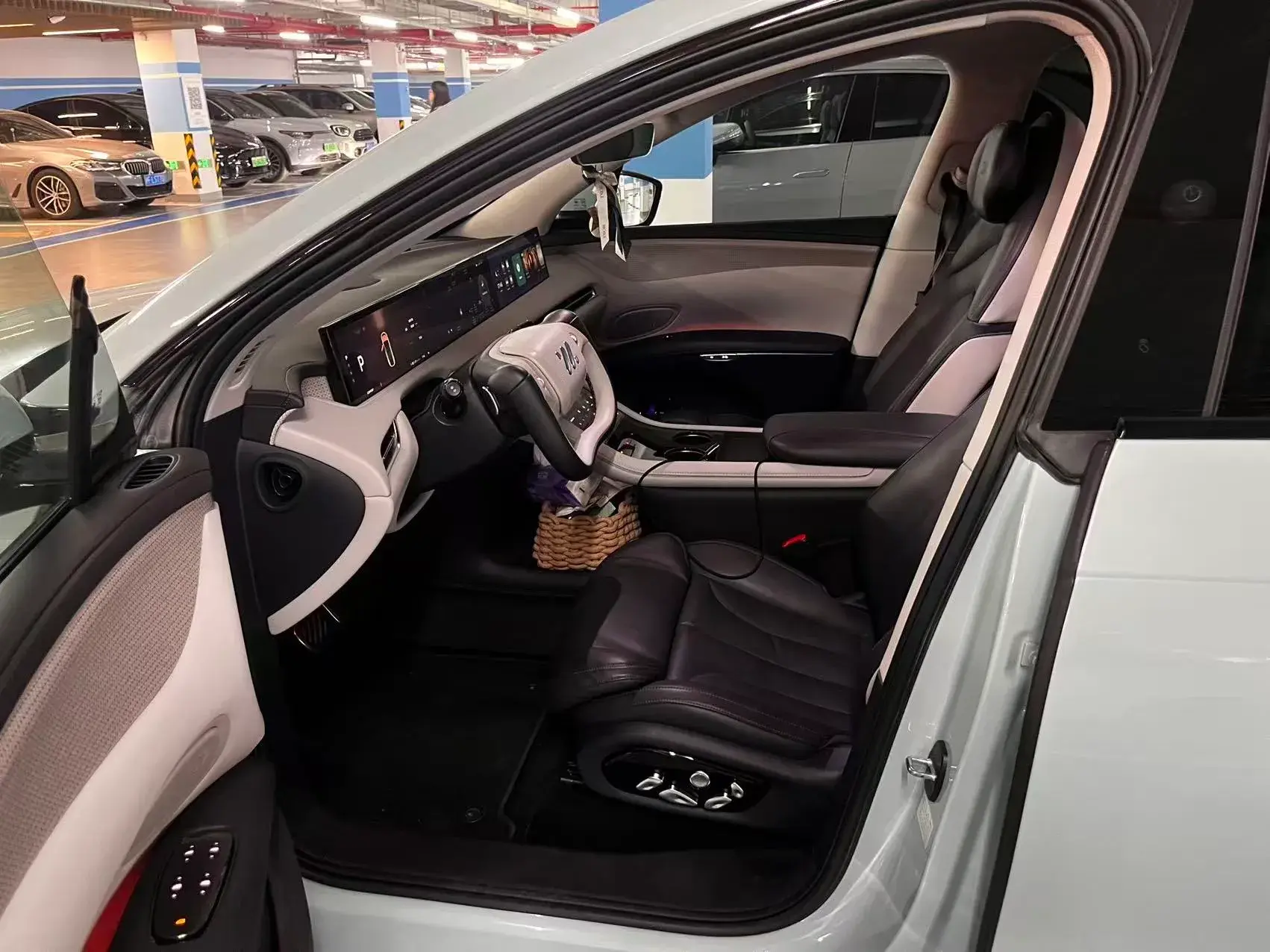 2023 IM LS7 thumbnail 4