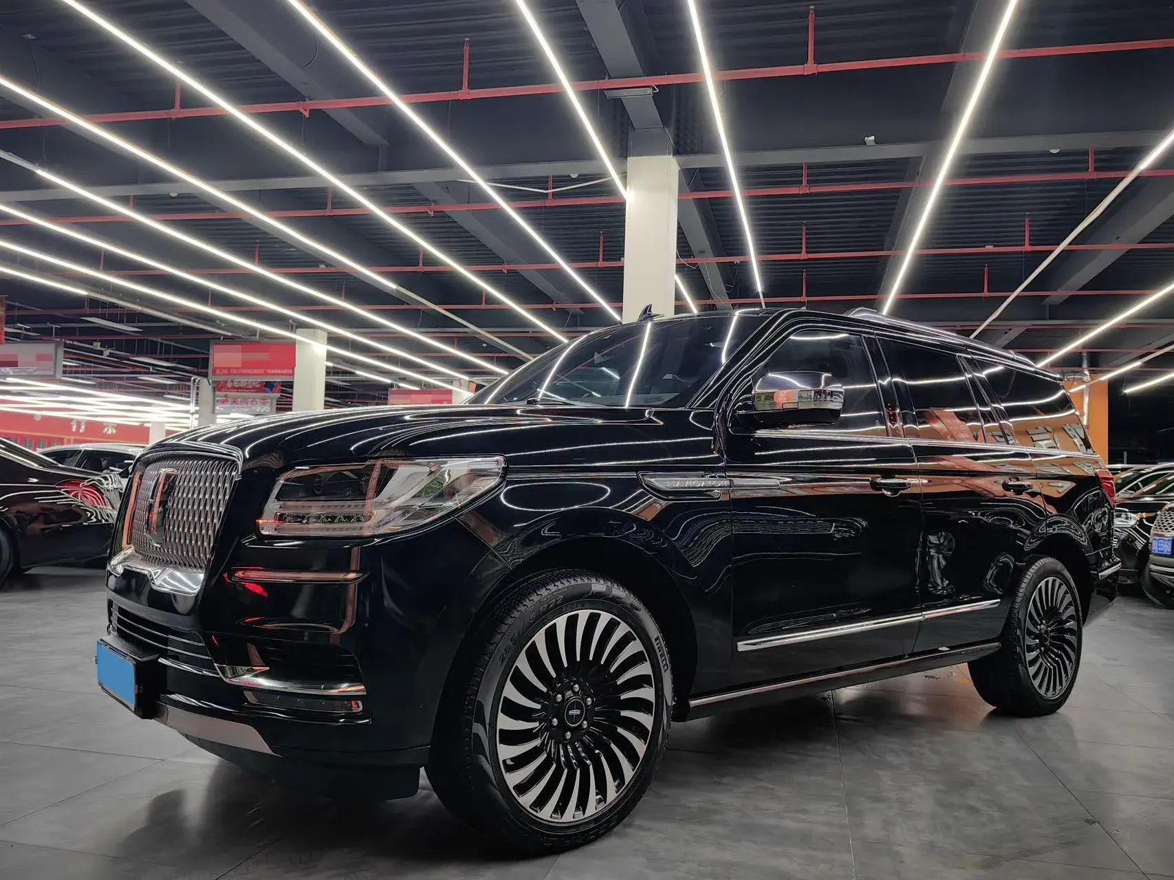 2020 LINCOLN NAVIGATOR view 1