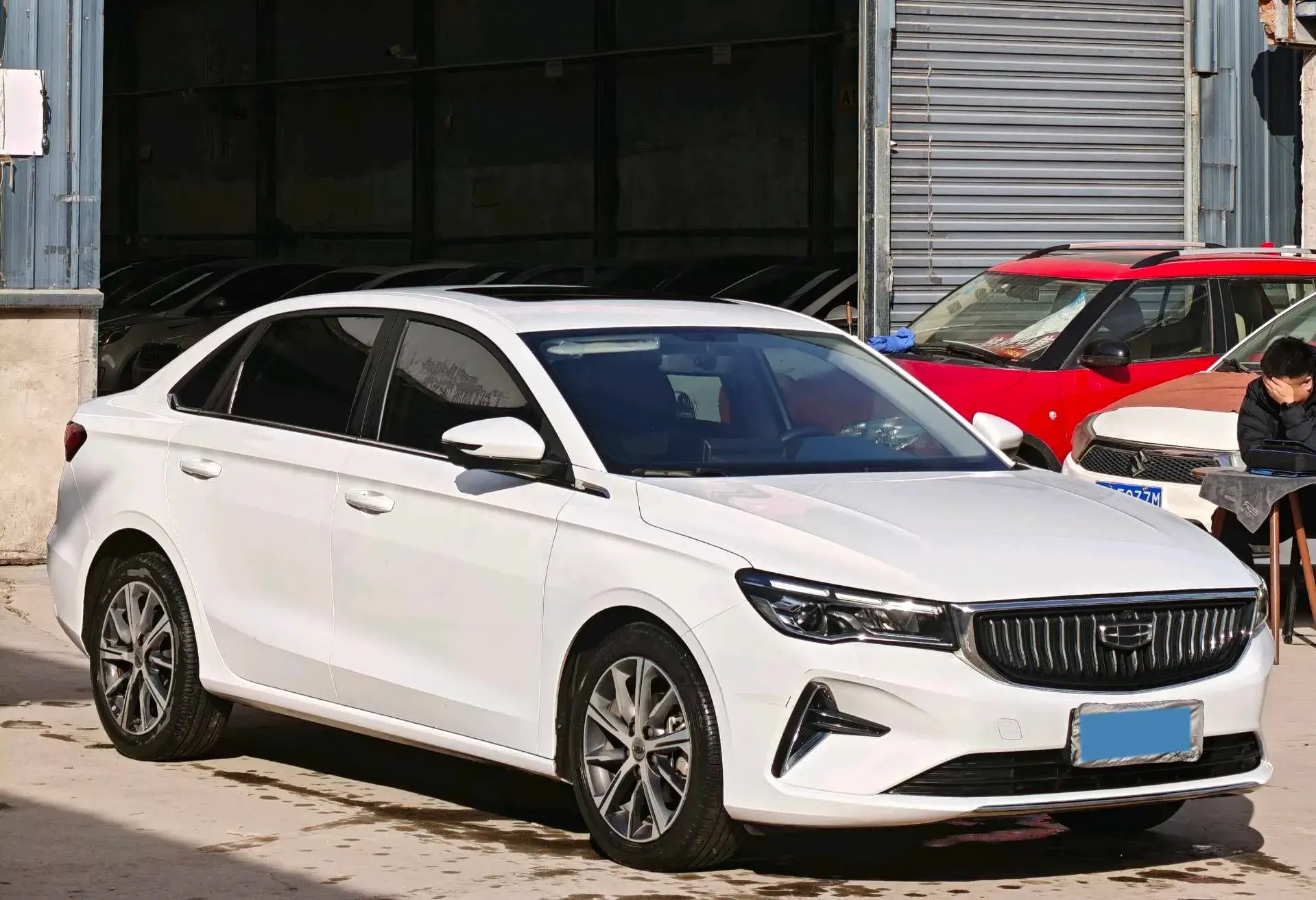 2022 GEELY EMGRAND thumbnail 3