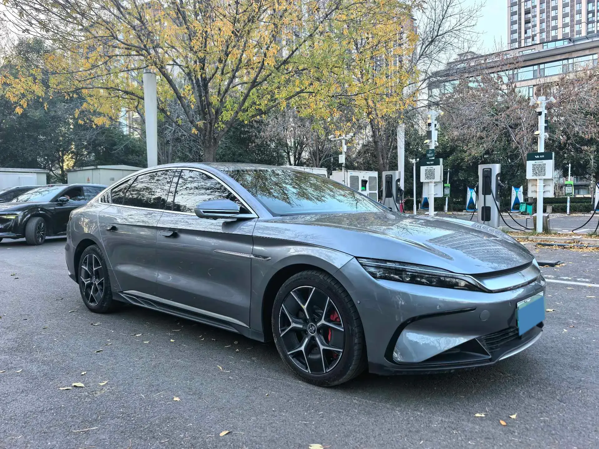 2022 BYD HAN thumbnail 3