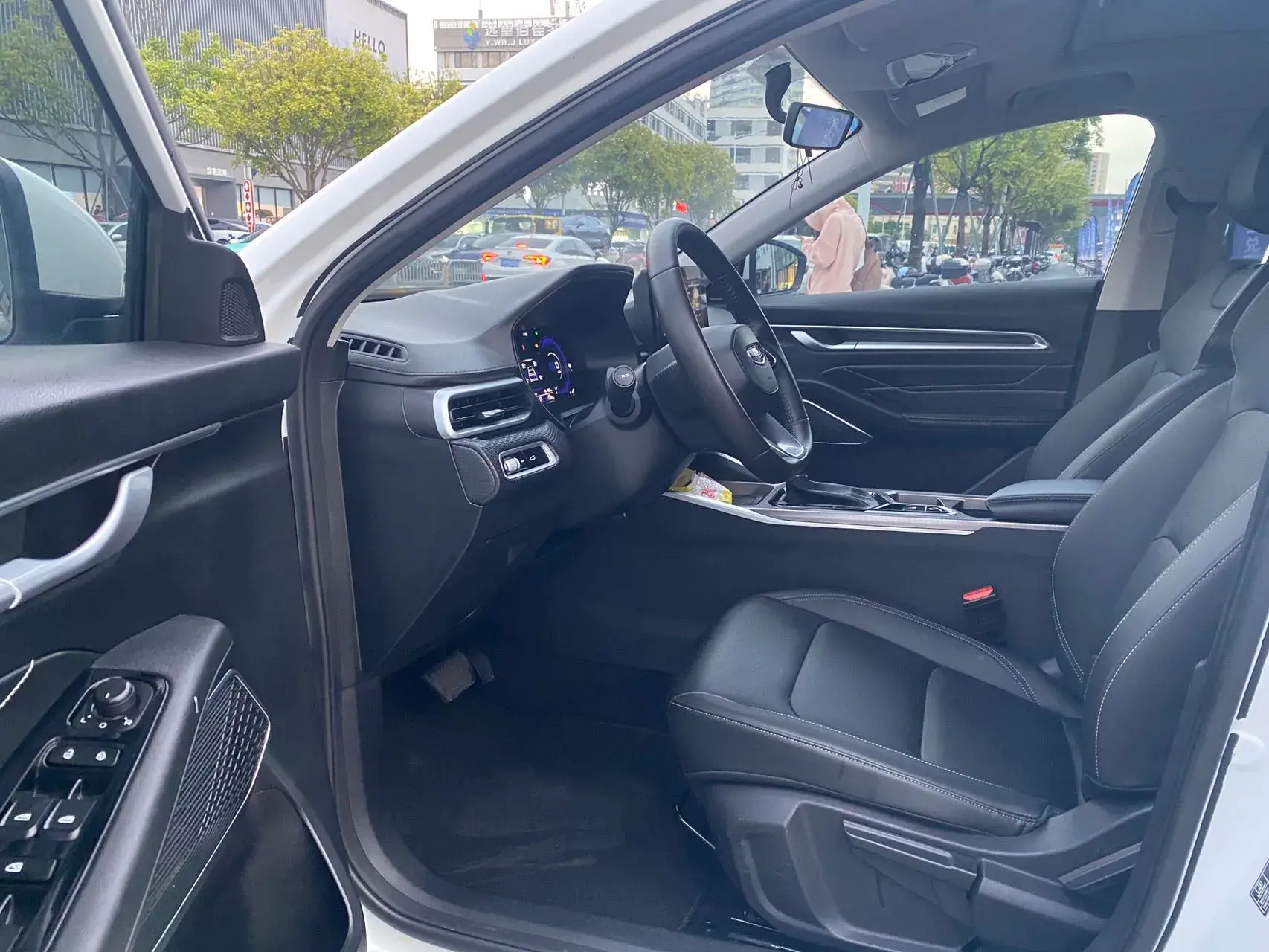 2022 GEELY EMGRAND thumbnail 2