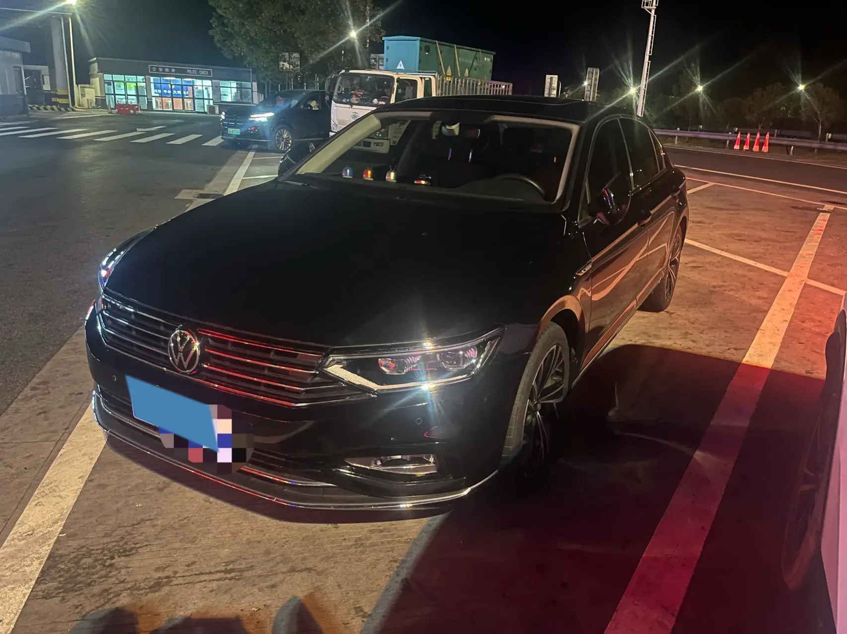 2020 VOLKSWAGEN MAGOTAN view 1