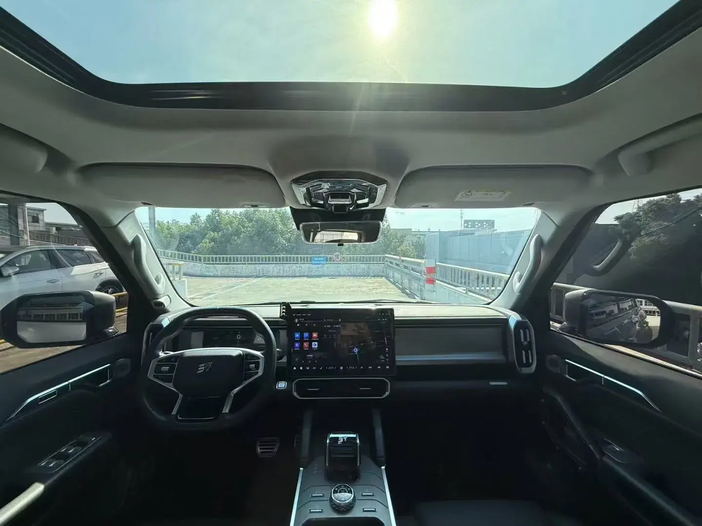 2025 JETOUR TRAVELLER thumbnail 4