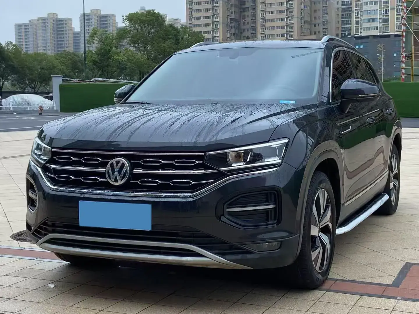 2020 VOLKSWAGEN TAYRON view 1