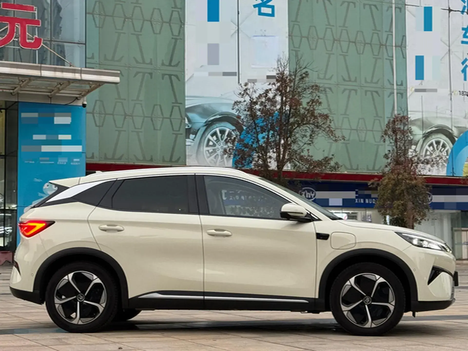 2025 BYD YUAN thumbnail 3