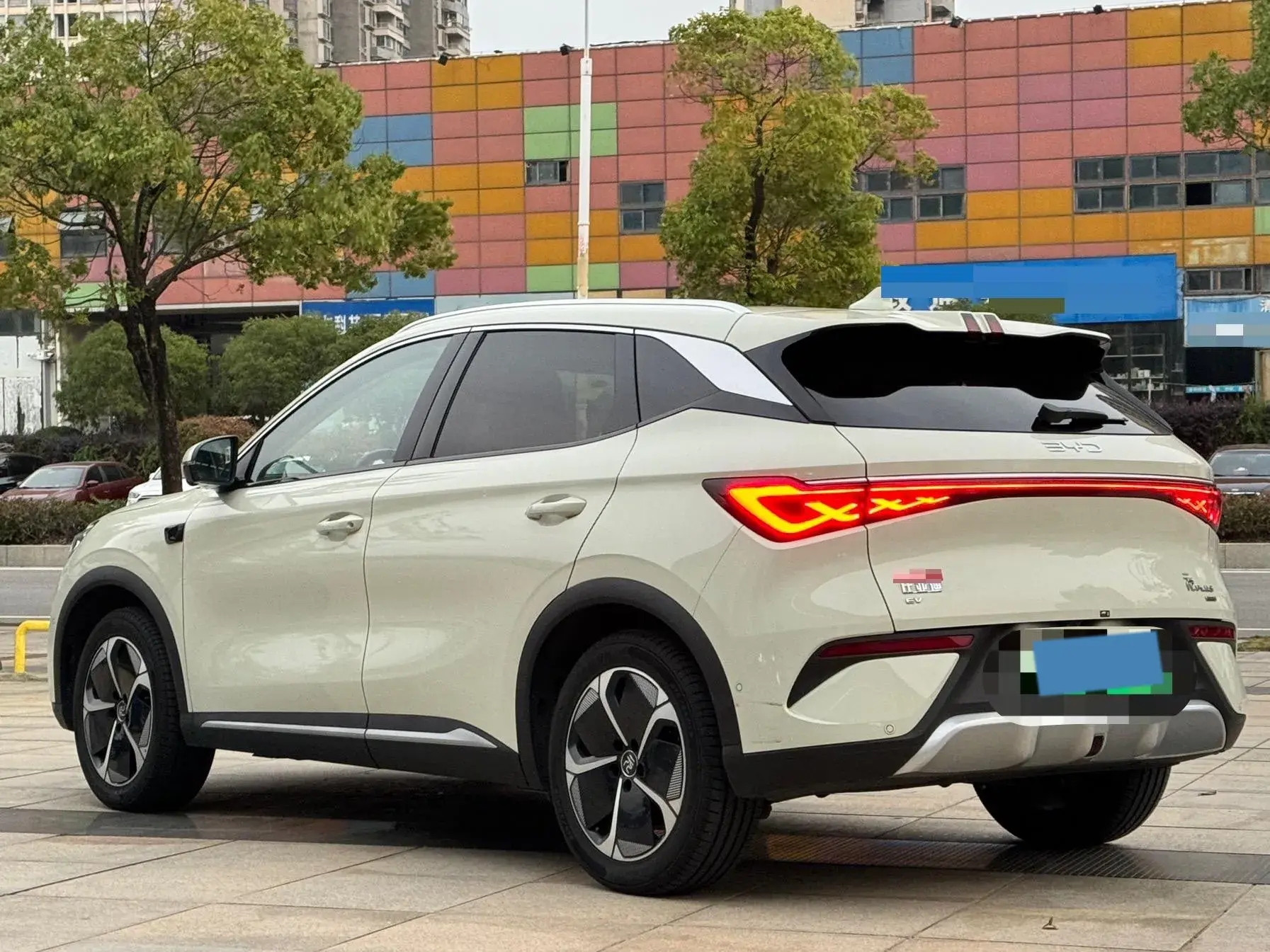 2025 BYD YUAN thumbnail 4