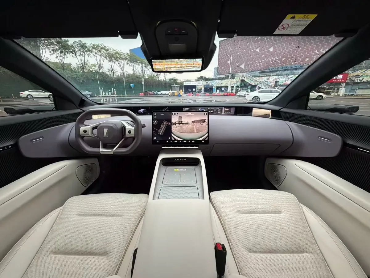 2025 Avatr 12 1.5T 156HP L4 REEV 39.05KWH,autocango,china used car exporter,china ev exporter,chinese used car exporter,chinese used ev exporter