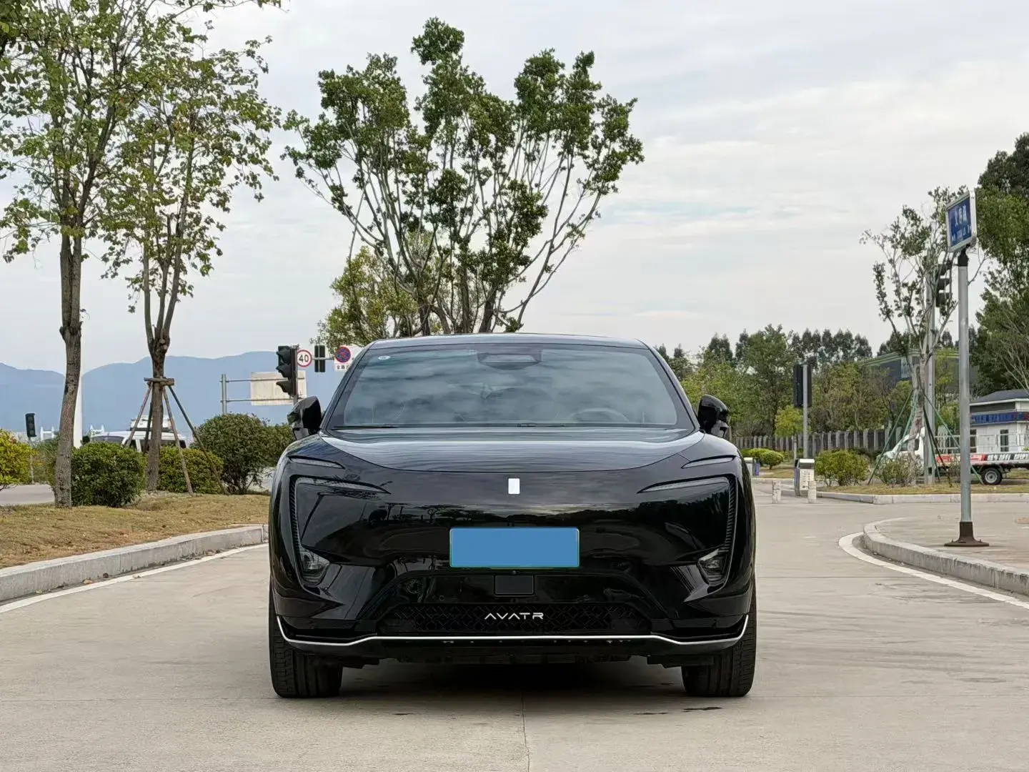 2023 AVATR 11 thumbnail 3