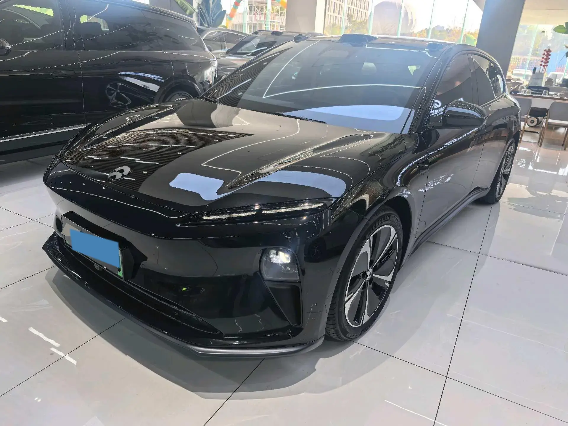 2023 NIO ET5T view 1