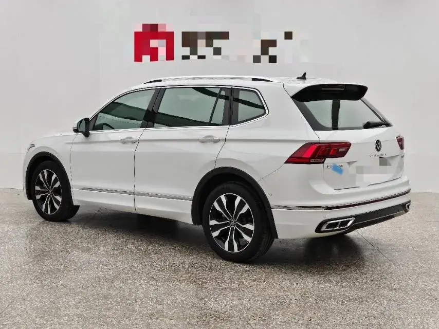 2024 VOLKSWAGEN TIGUAN thumbnail 4