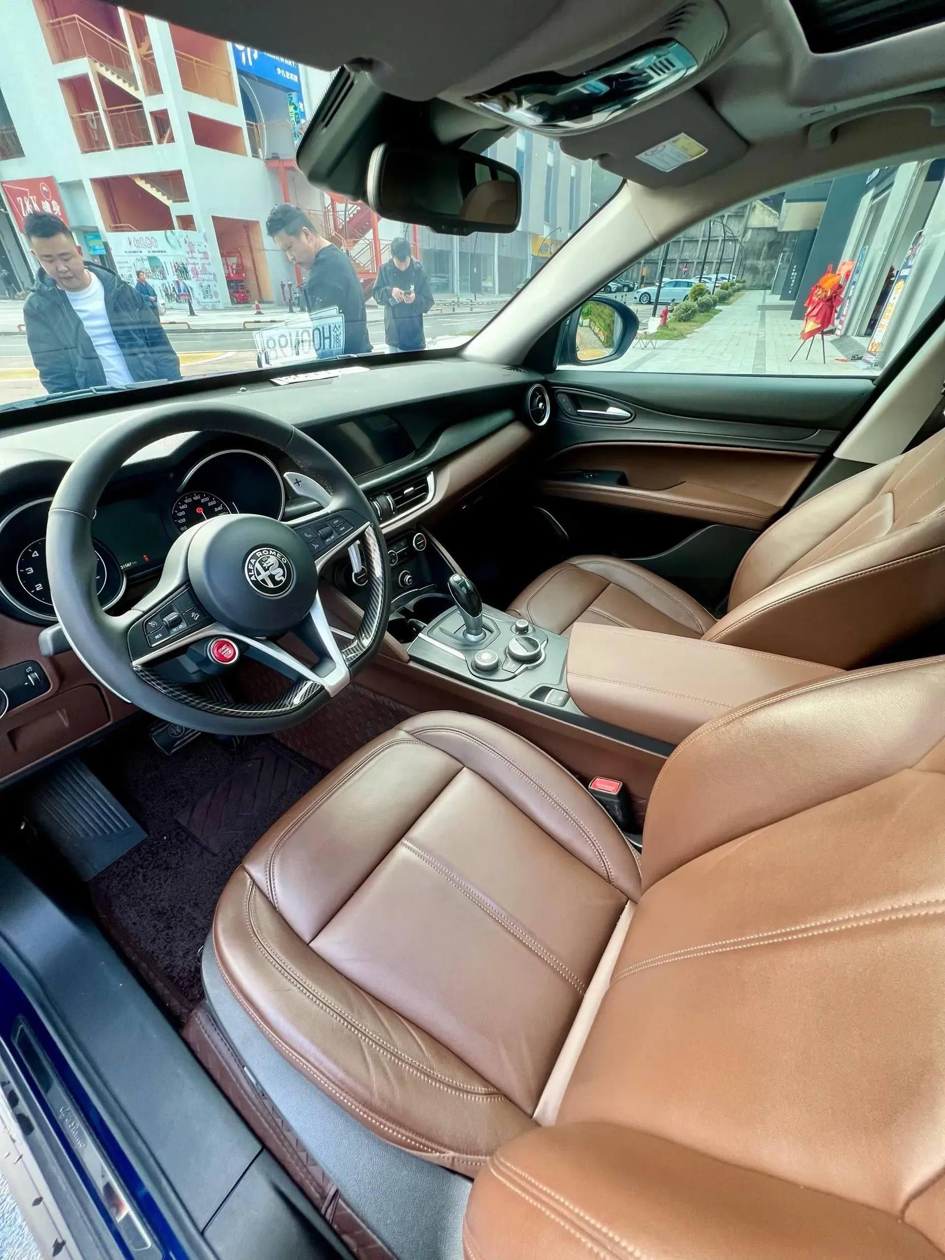 2017 ALFA ROMEO thumbnail 4