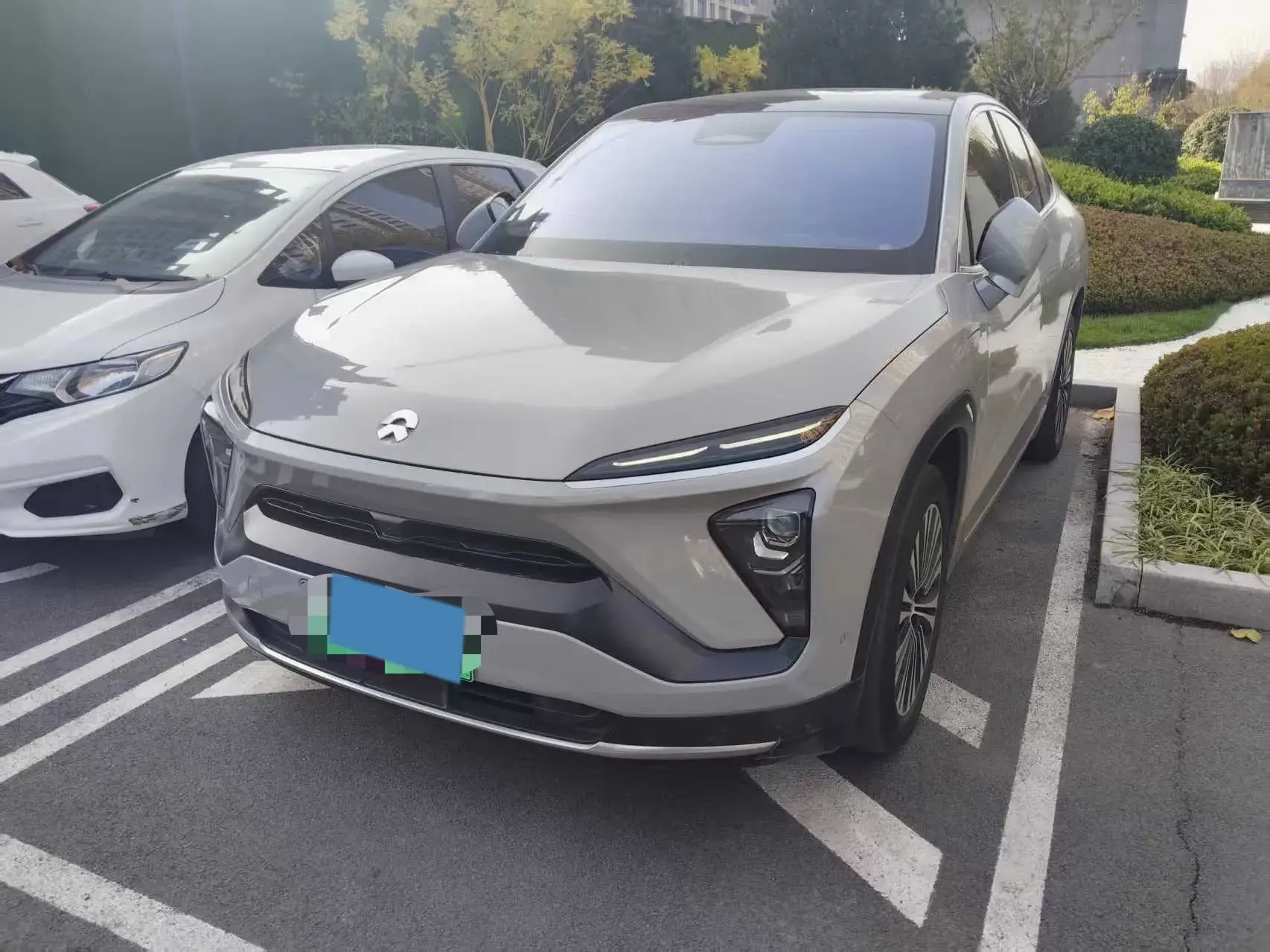2022 NIO EC6 view 1