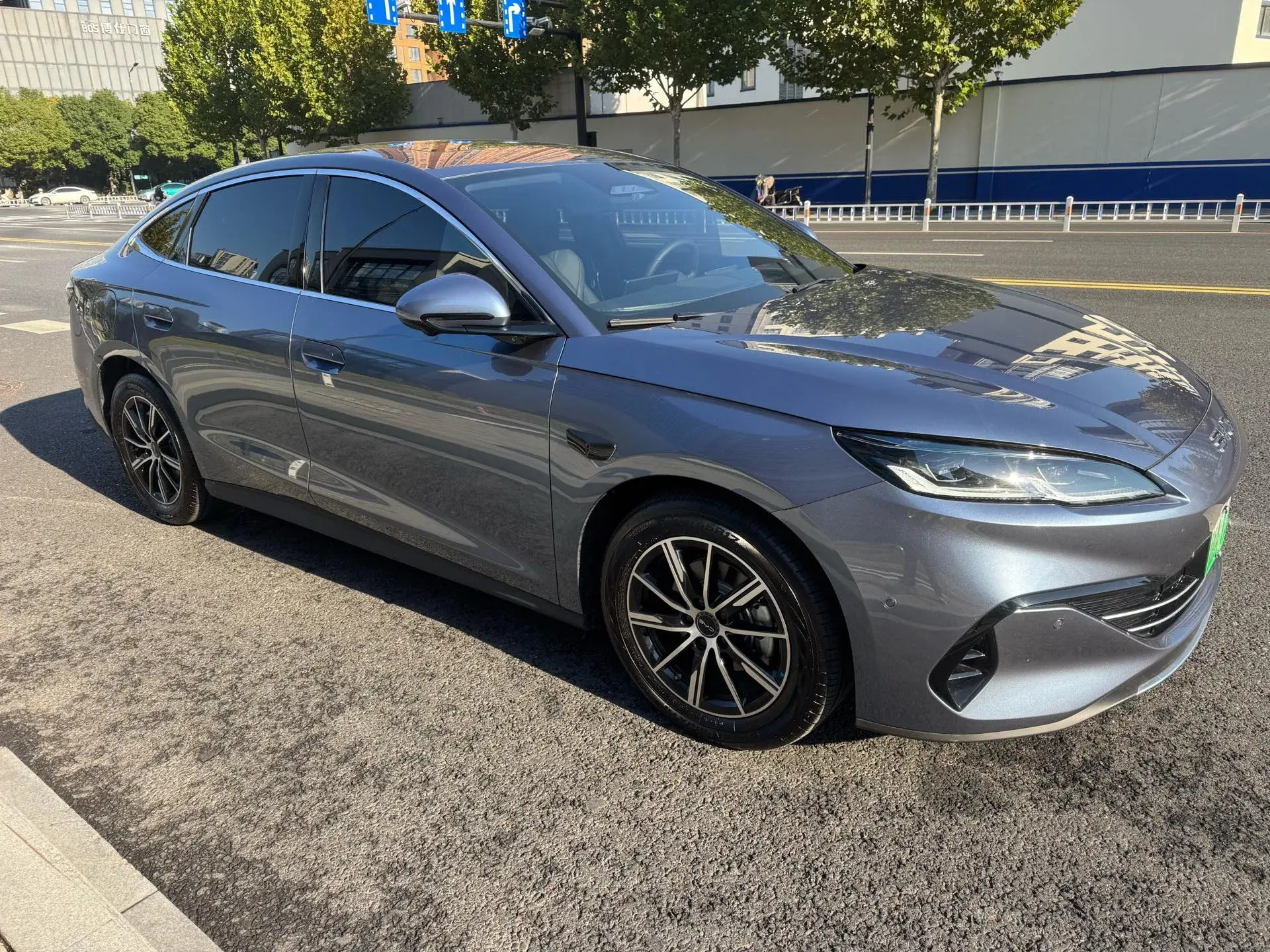 2025 BYD QINL thumbnail 4